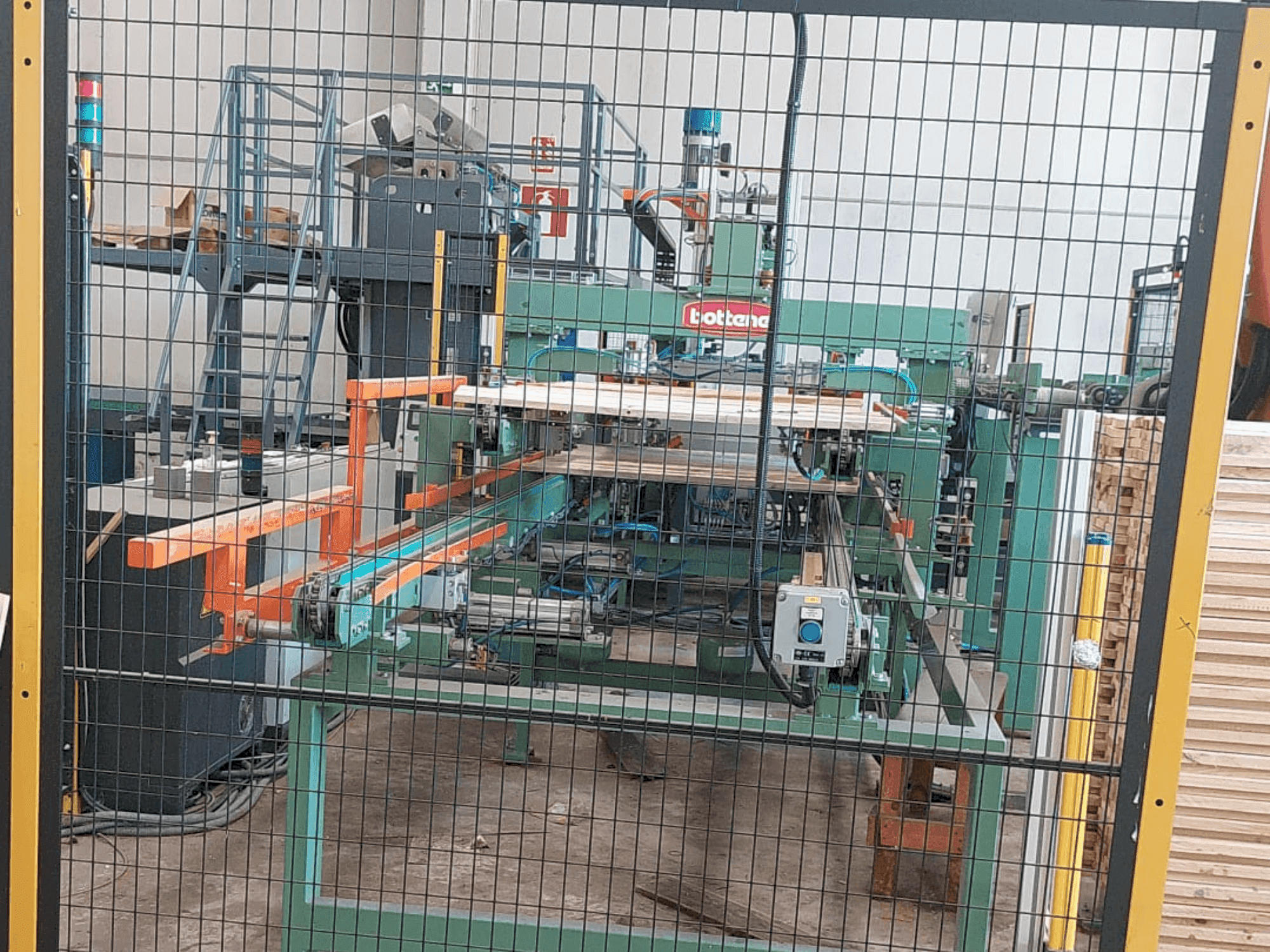 Front view of MAQUINARIA LDM VPS 2103 machine