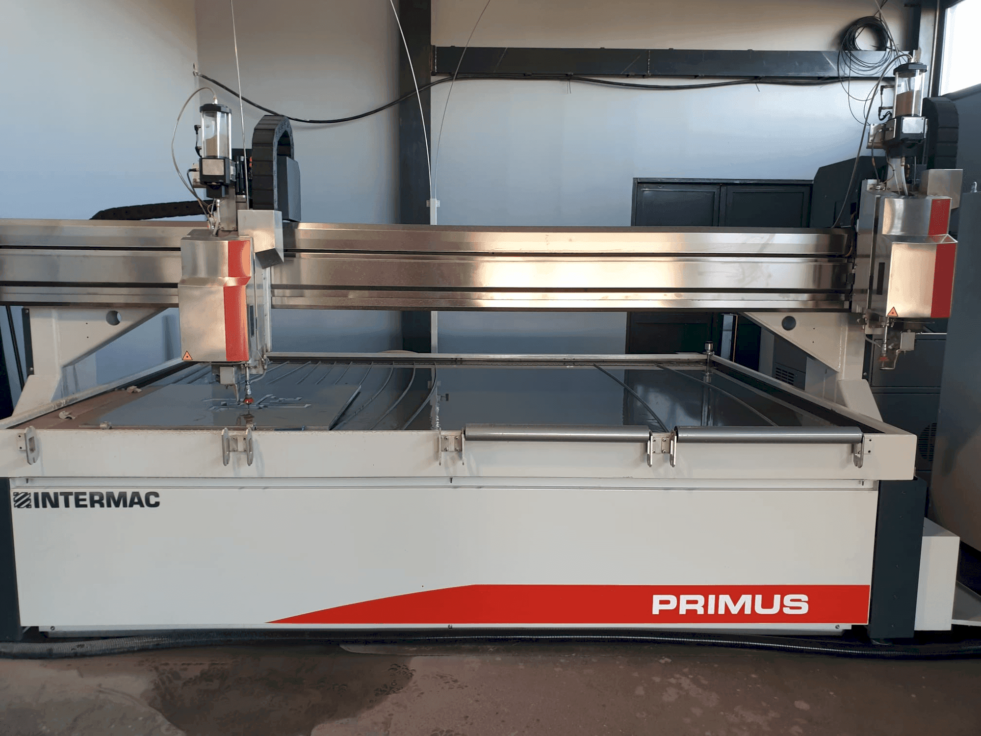 Front view of Intermac Primus 322 machine