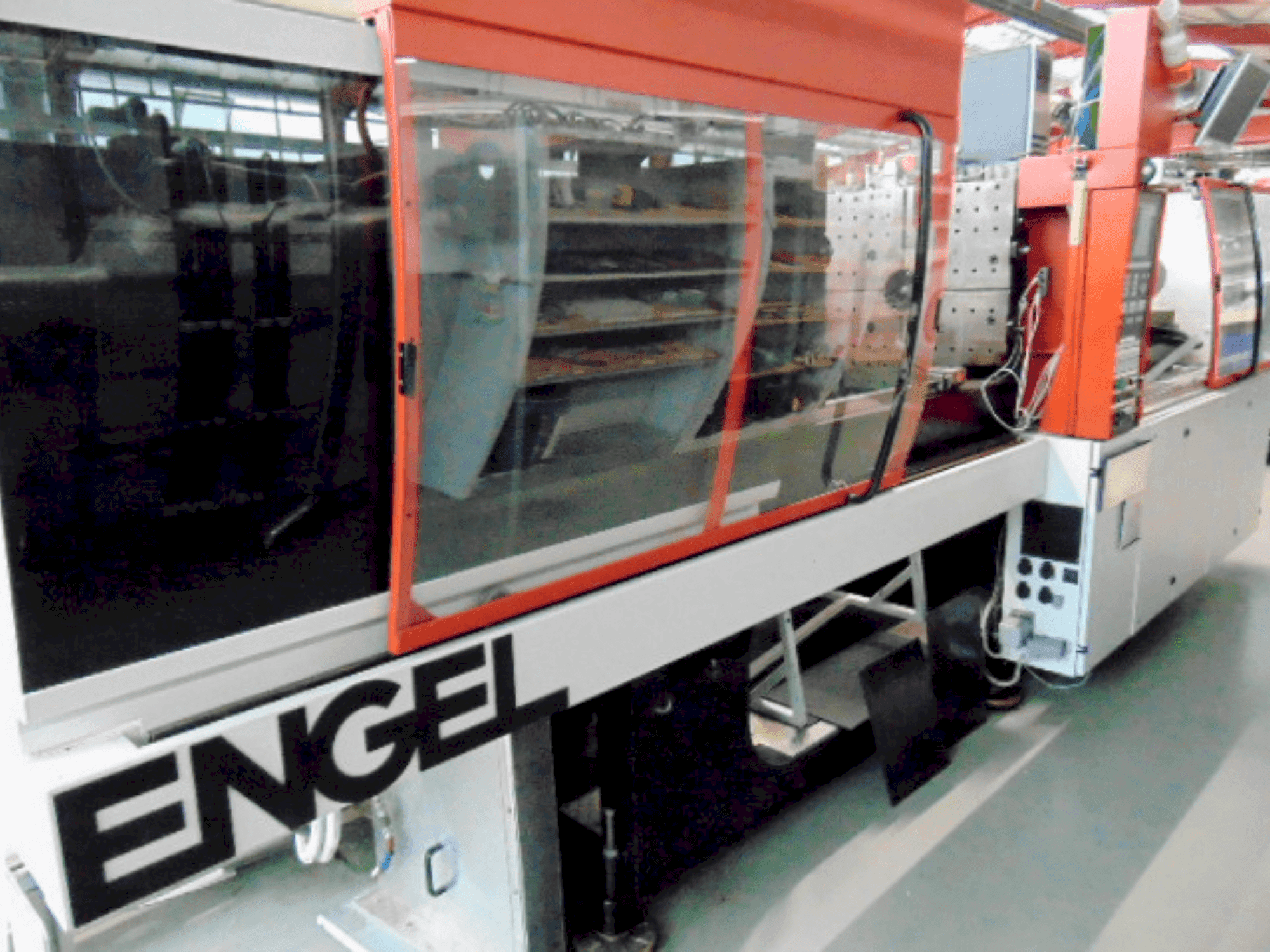 Front view of Engel ES 650 / 150 HL machine