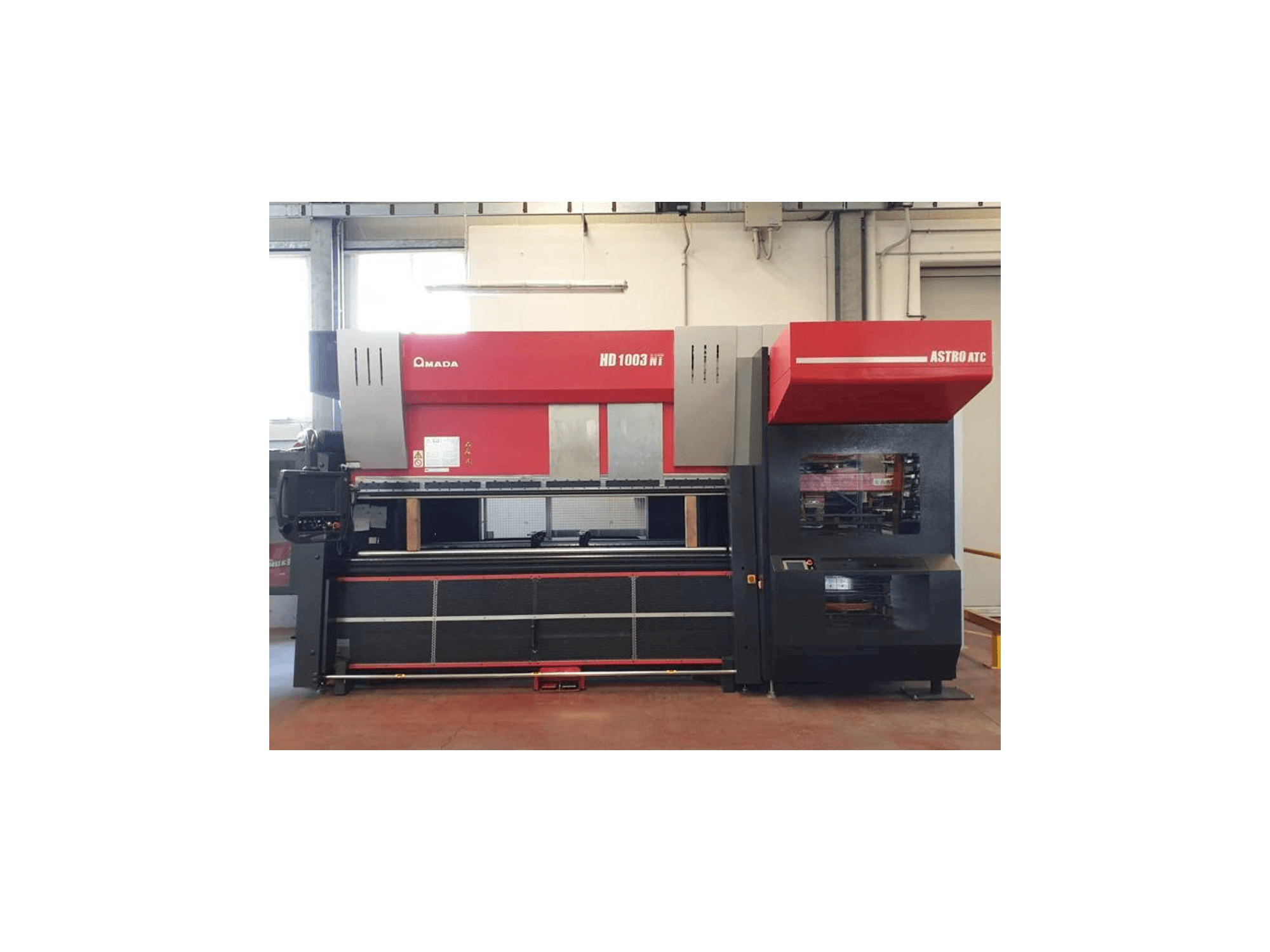 Front view of AMADA HD 1003 NT machine