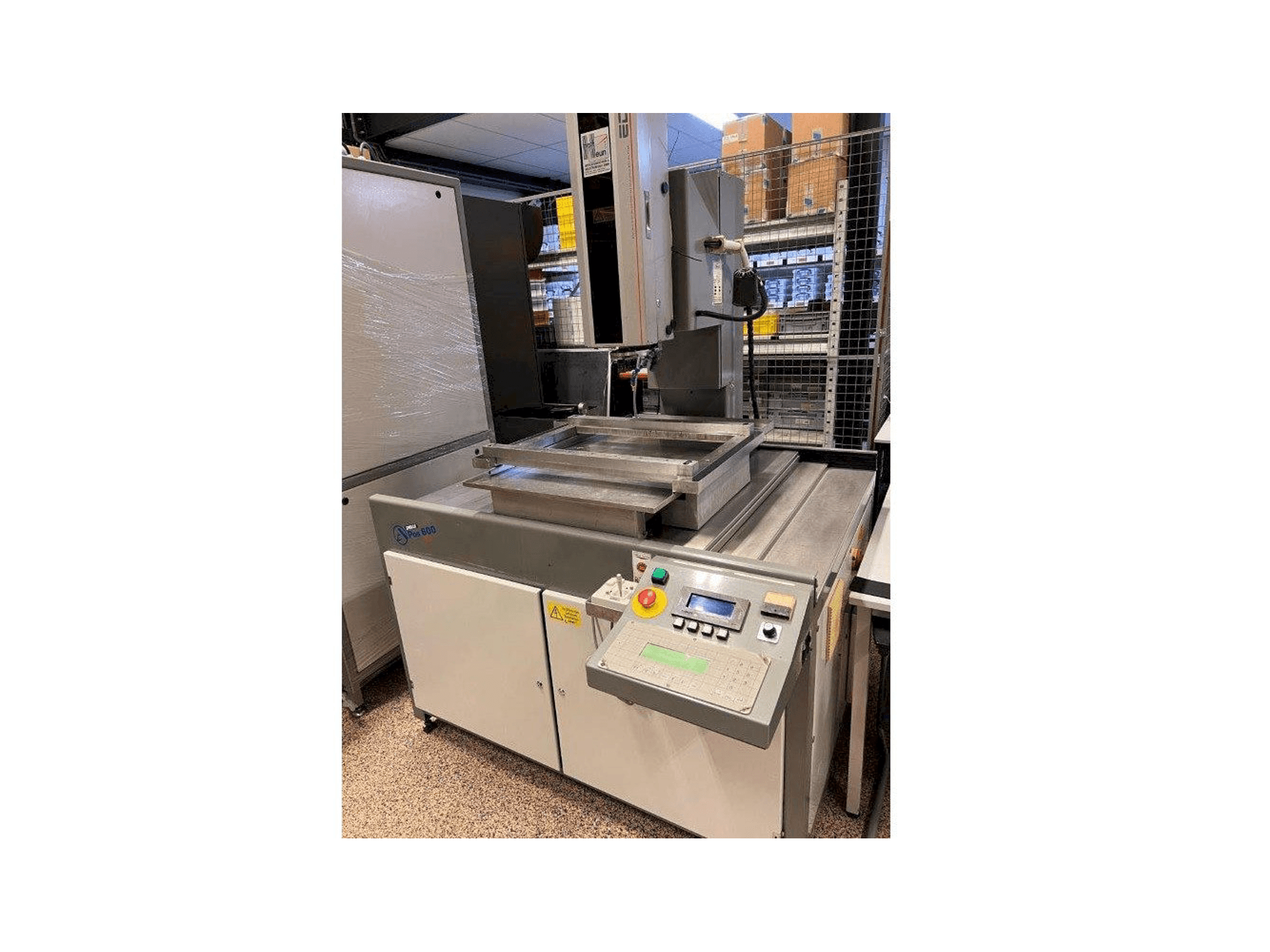 Front view of Apos 600 machine