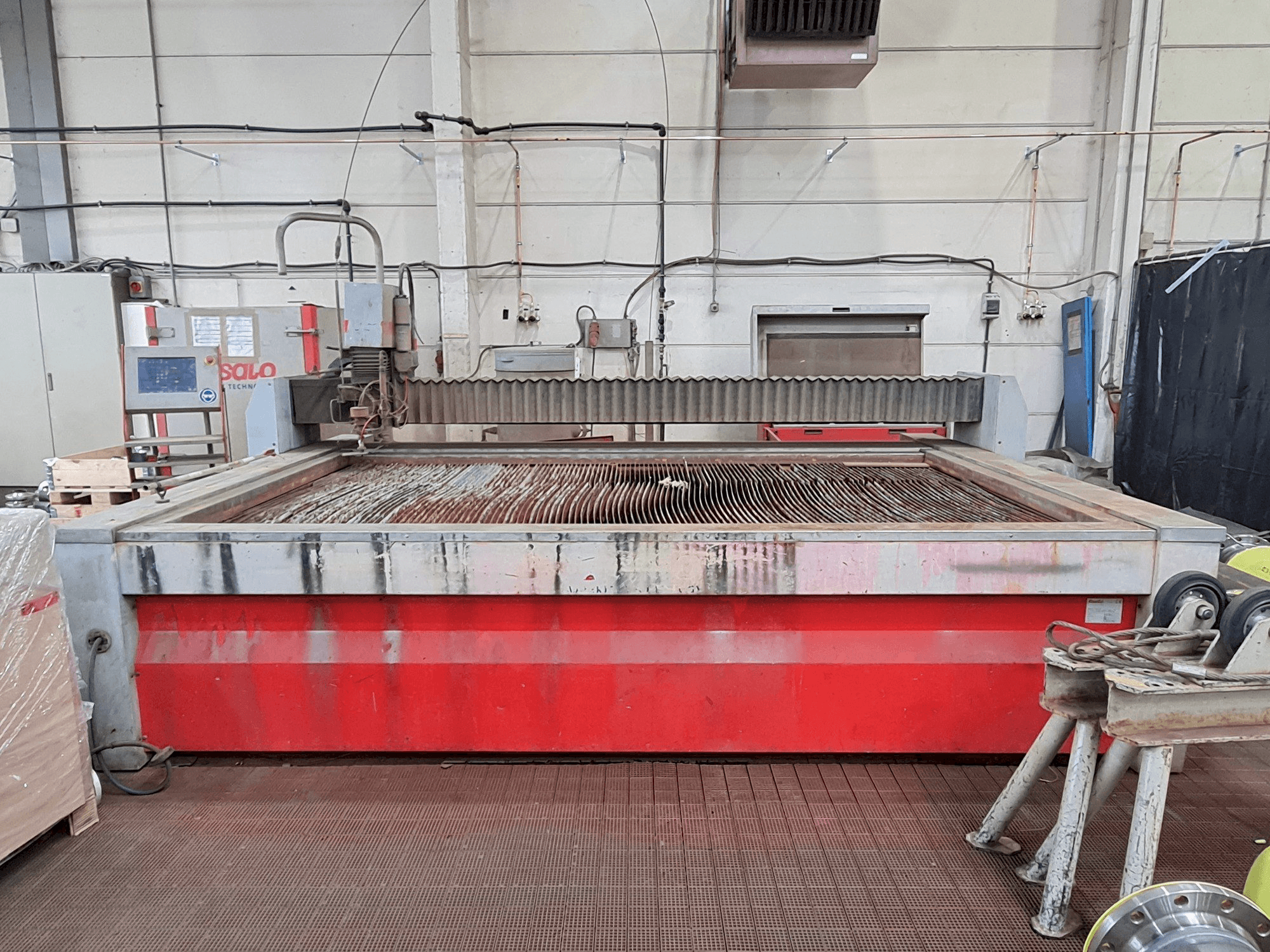 Front view of Resato R-LCM 3015-1 machine