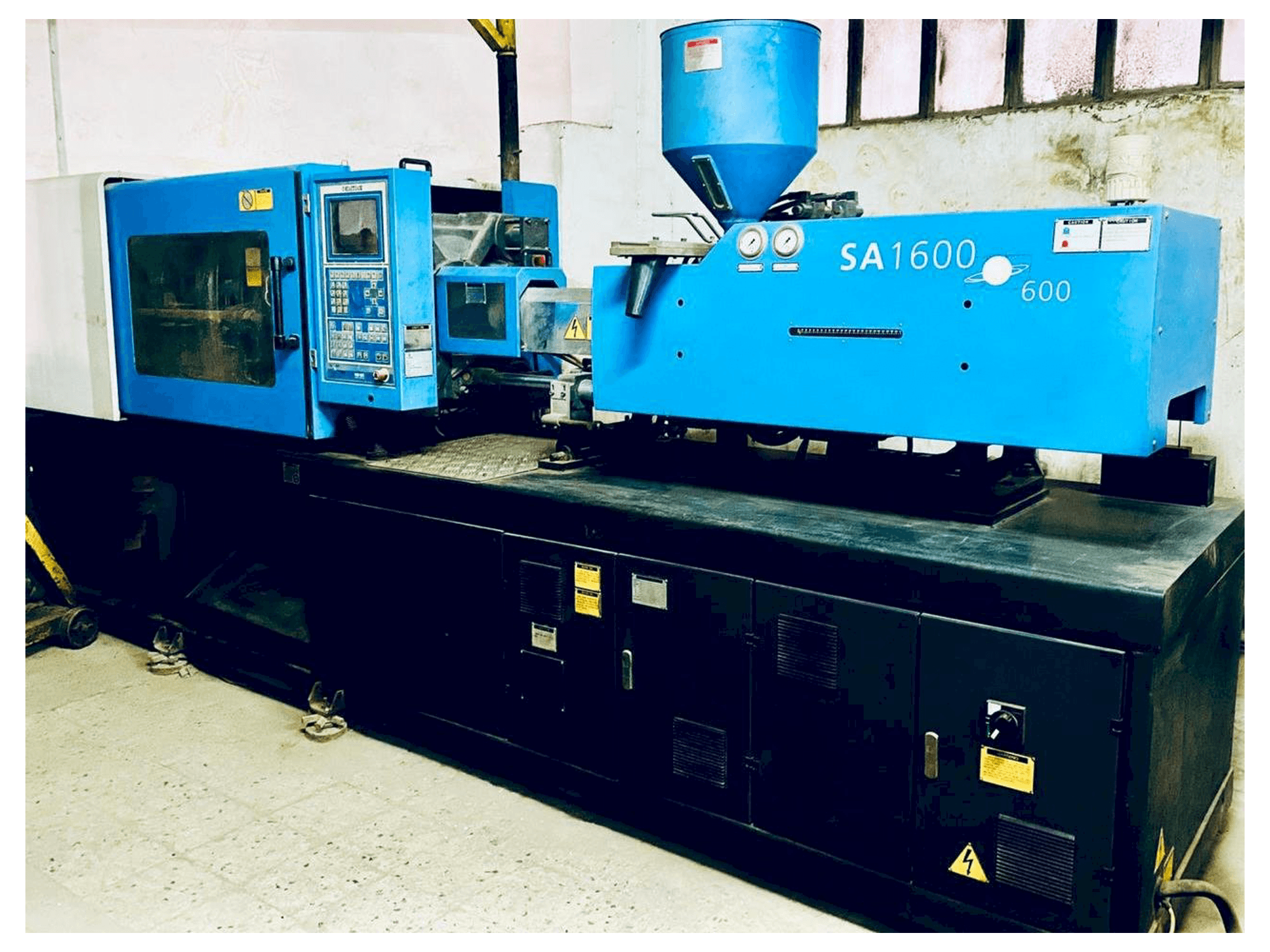 Front view of HAITIAN SA 1600-600 machine