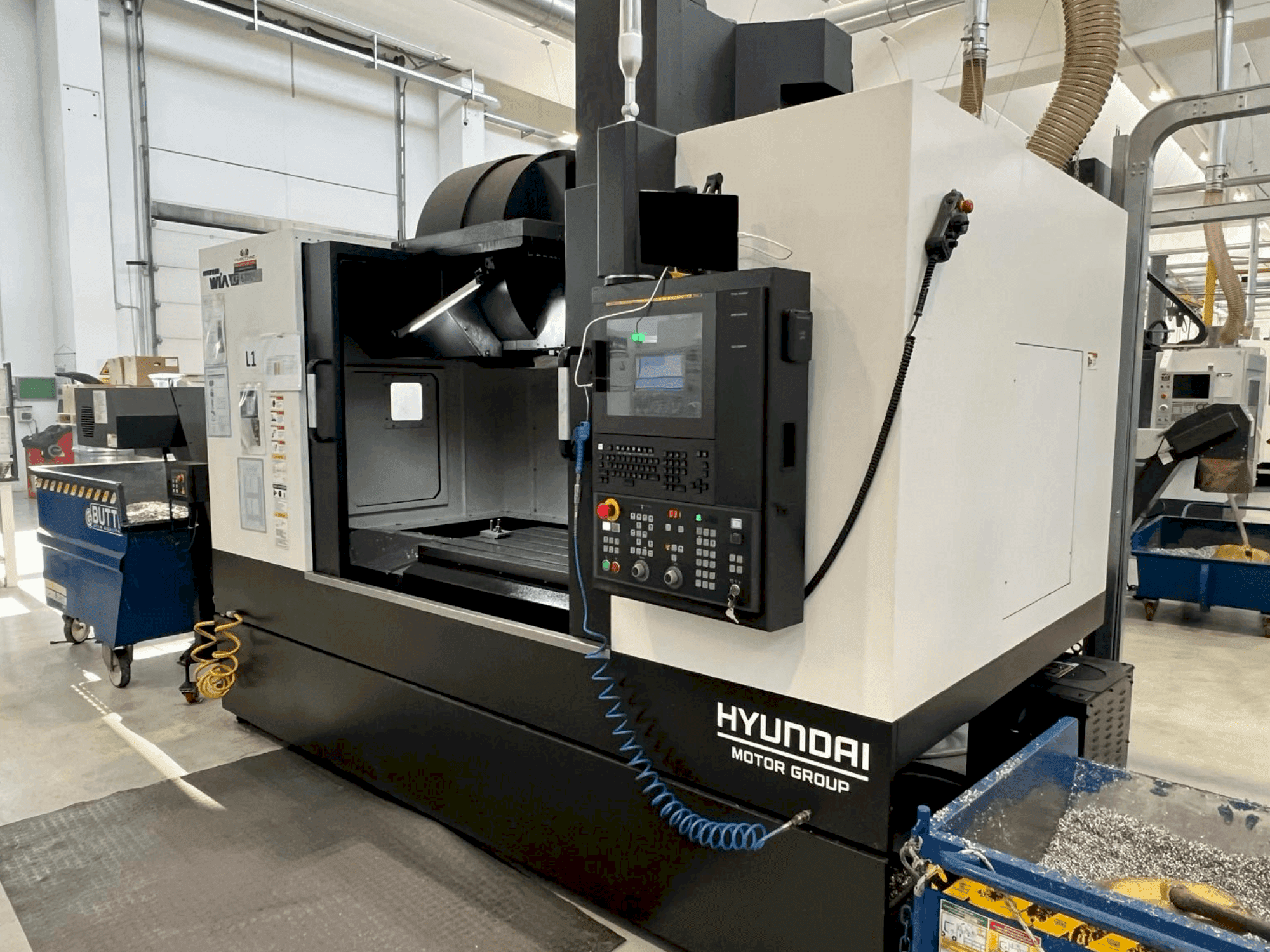 Front view of Hyundai KF6700II machine