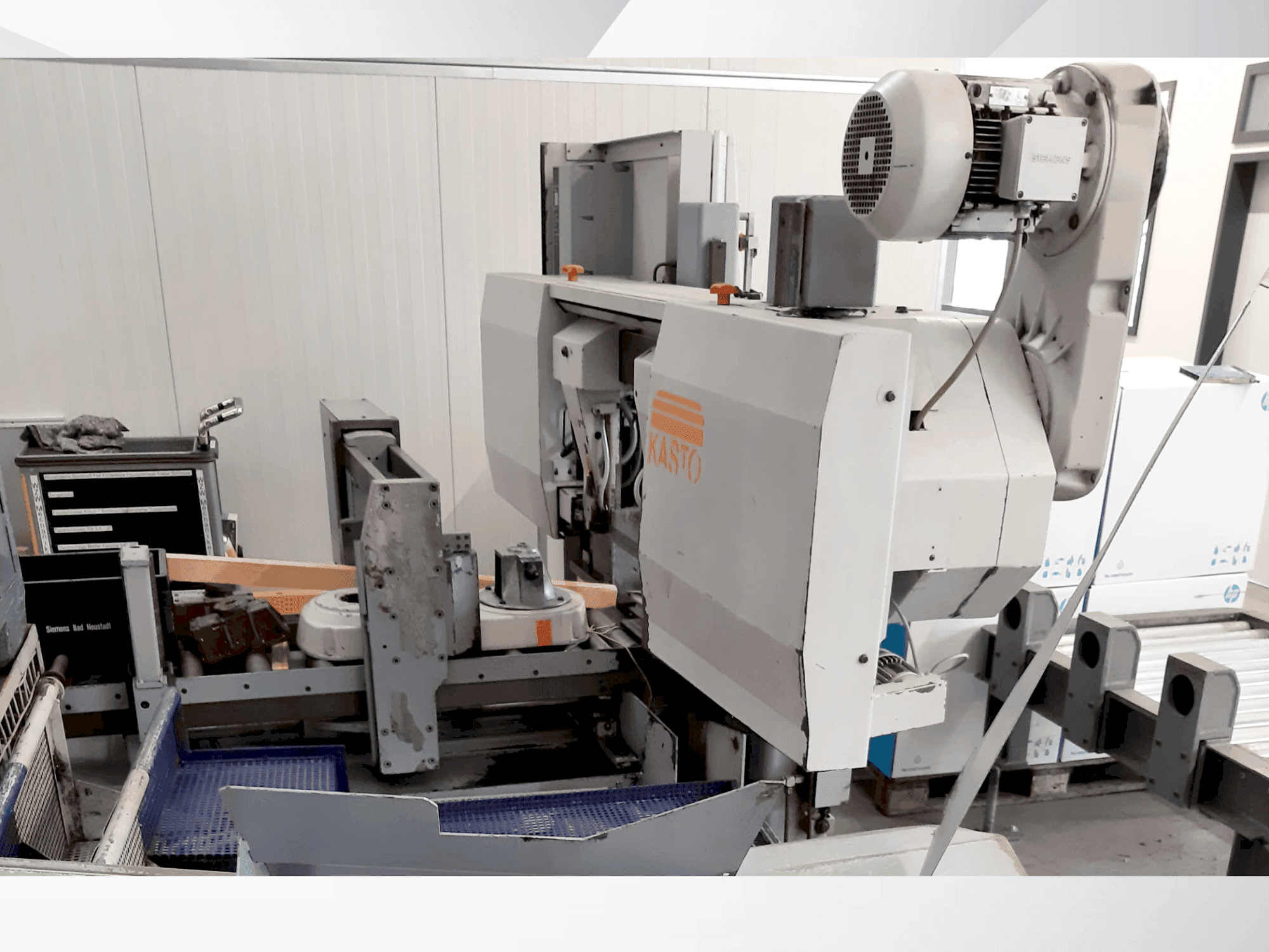 Front view of KASTO HBA 360 AU with Knoll 150 K-1 machine