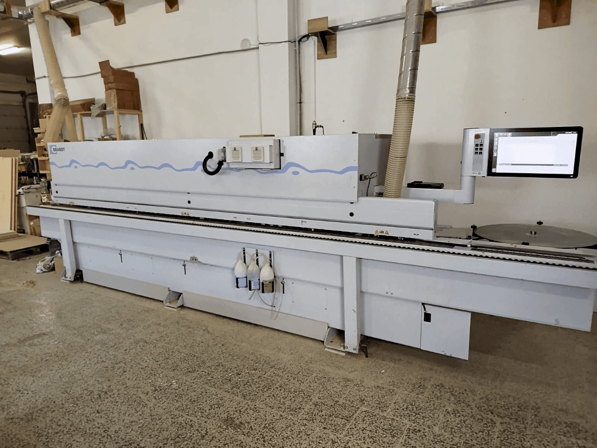 Front view of BRANDT KDF 650 Highflex 1650 machine