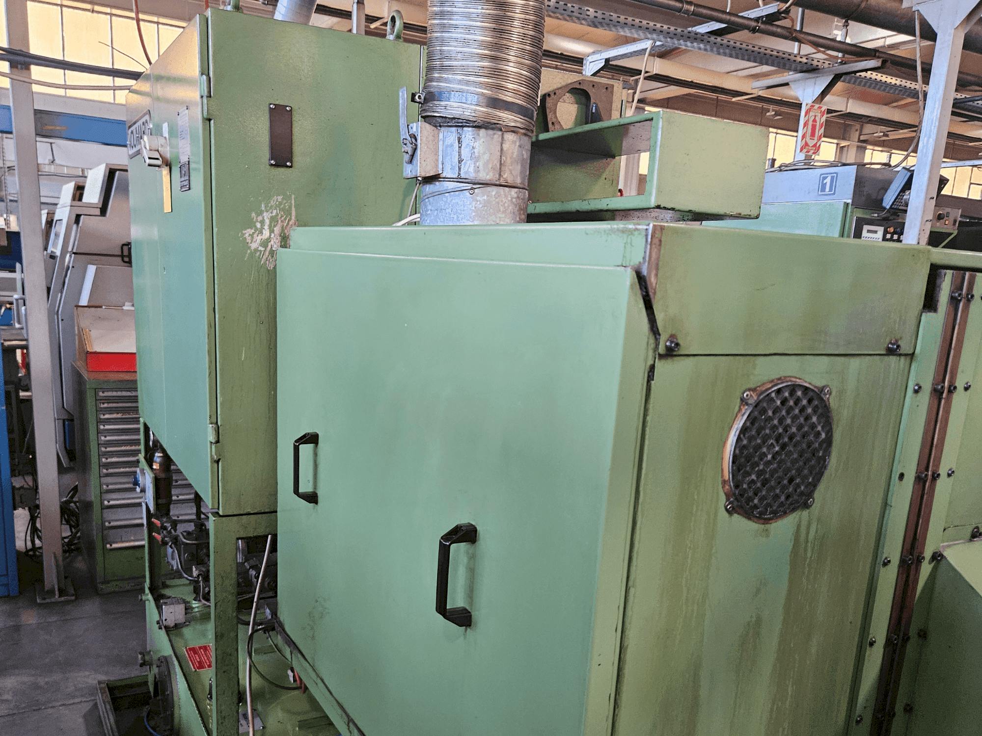 Front view of VOUMARD 203 C 31 machine