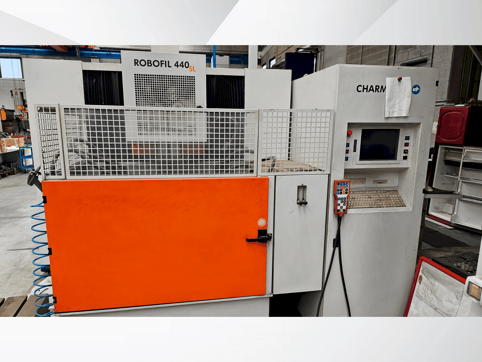 Front view of CHARMILLES Robofil 440SL machine