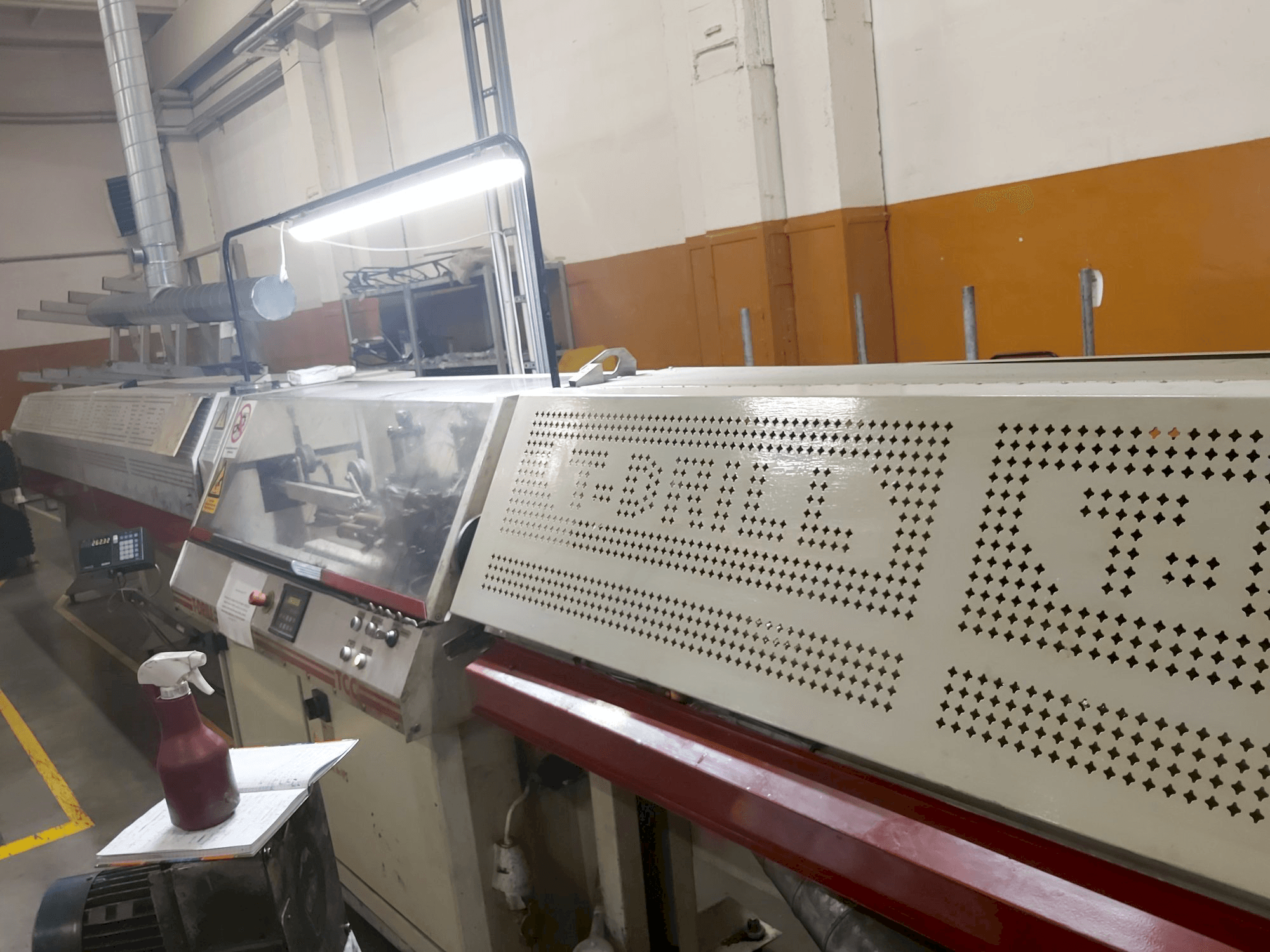 Right side view of T-DRILL TCC-50+RL4000+RCT2000 machine