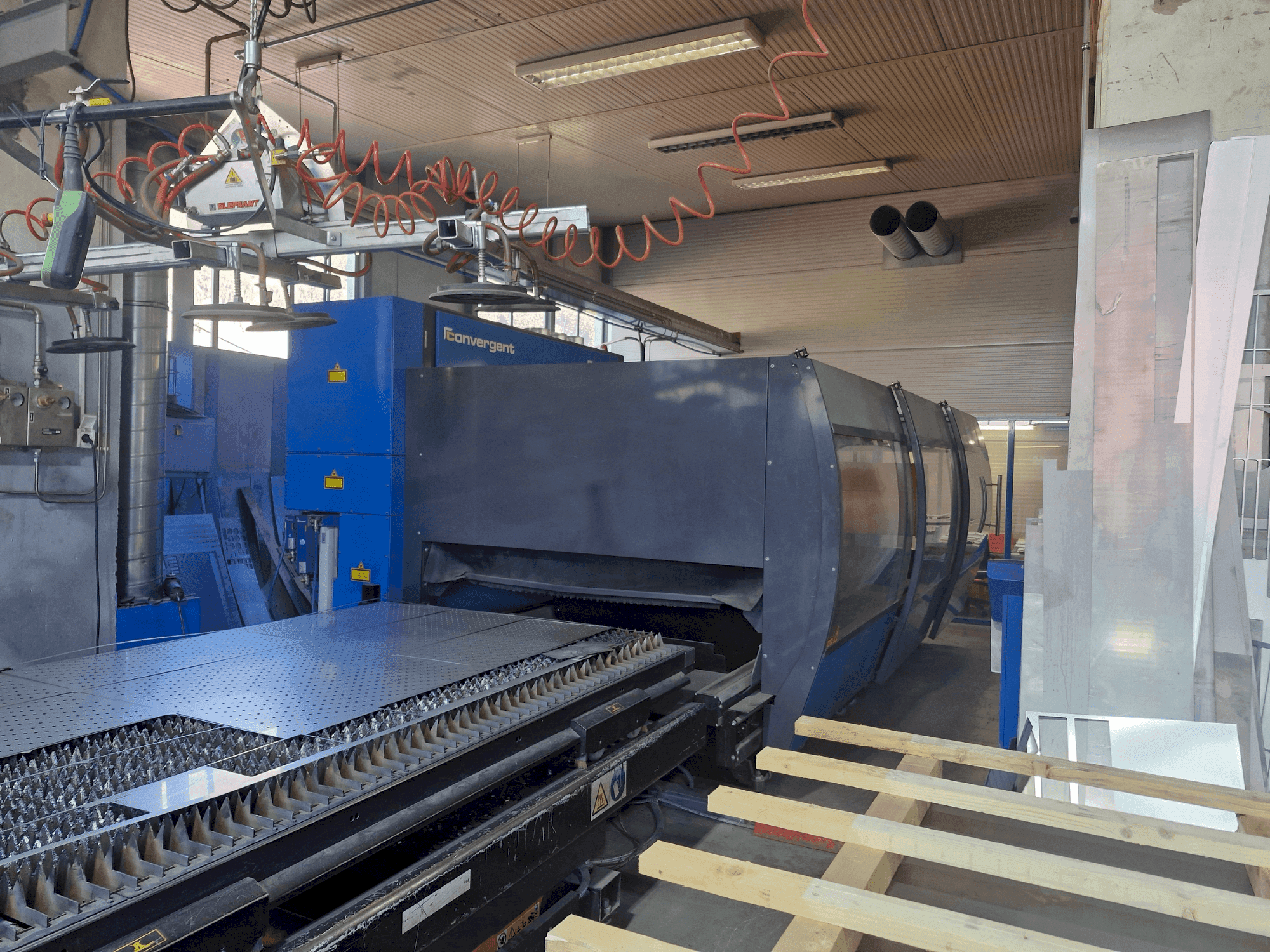 Front view of Prima Power Platino 1530 (2017) (2017) machine