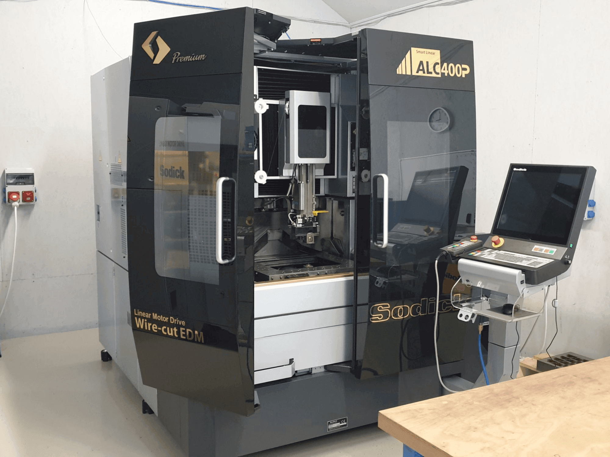 Front view of Sodick SODICK ALC400P machine