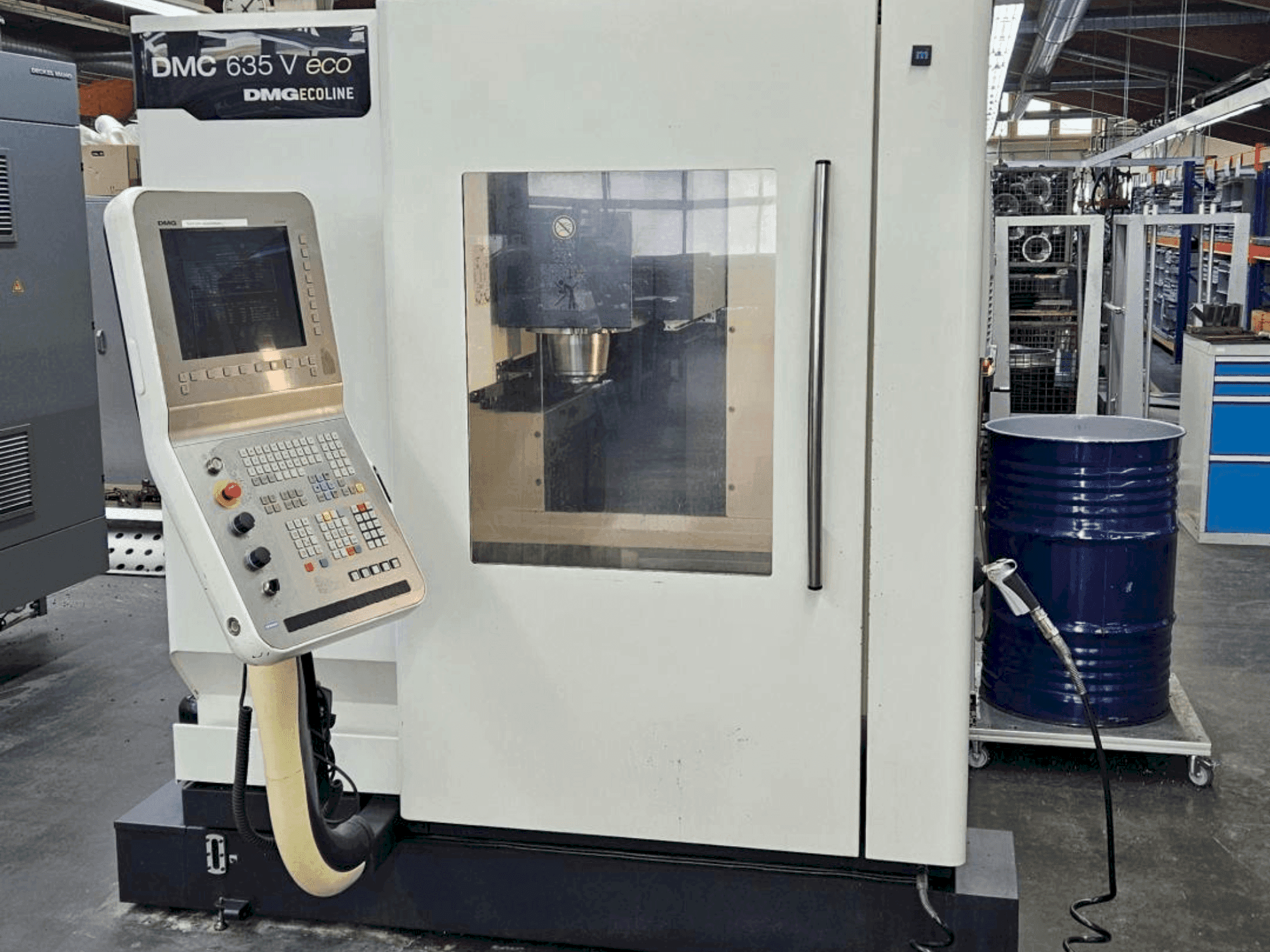 Front view of DMG DECKEL MAHO DMC 635V eco machine