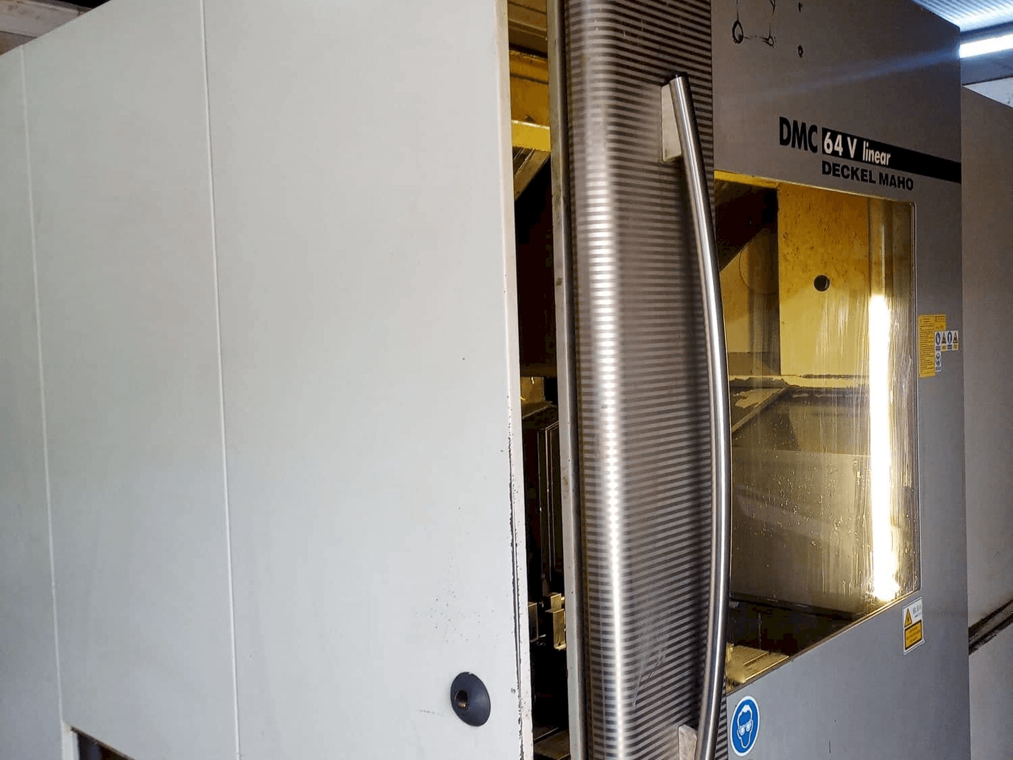 Front view of DECKEL MAHO 64v Linear machine