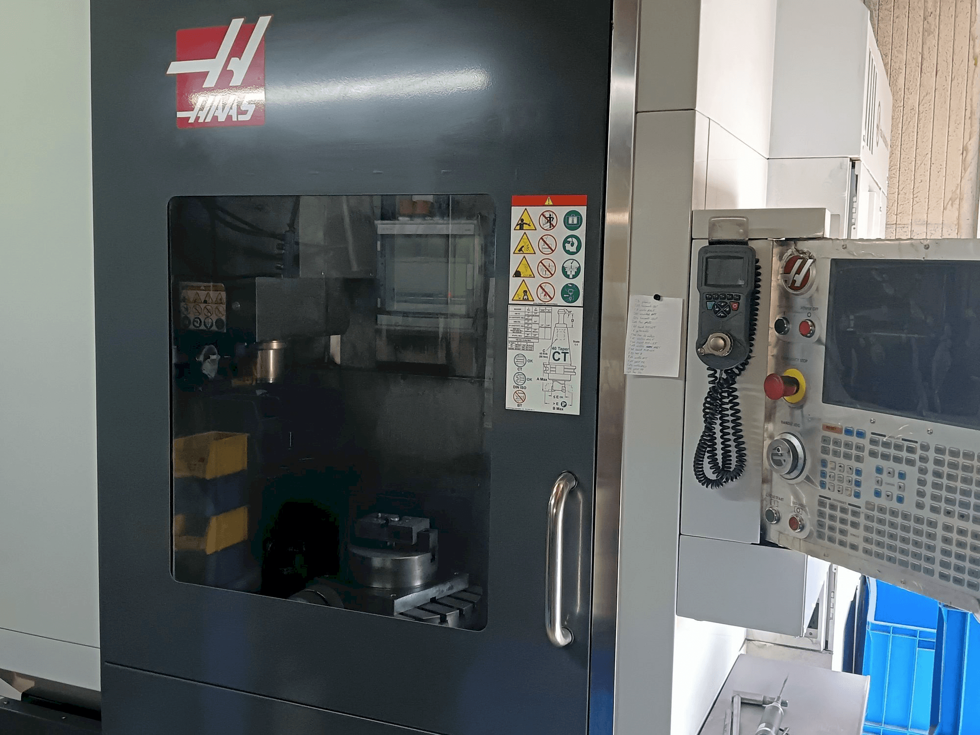 Front view of HAAS UMC 750 machine