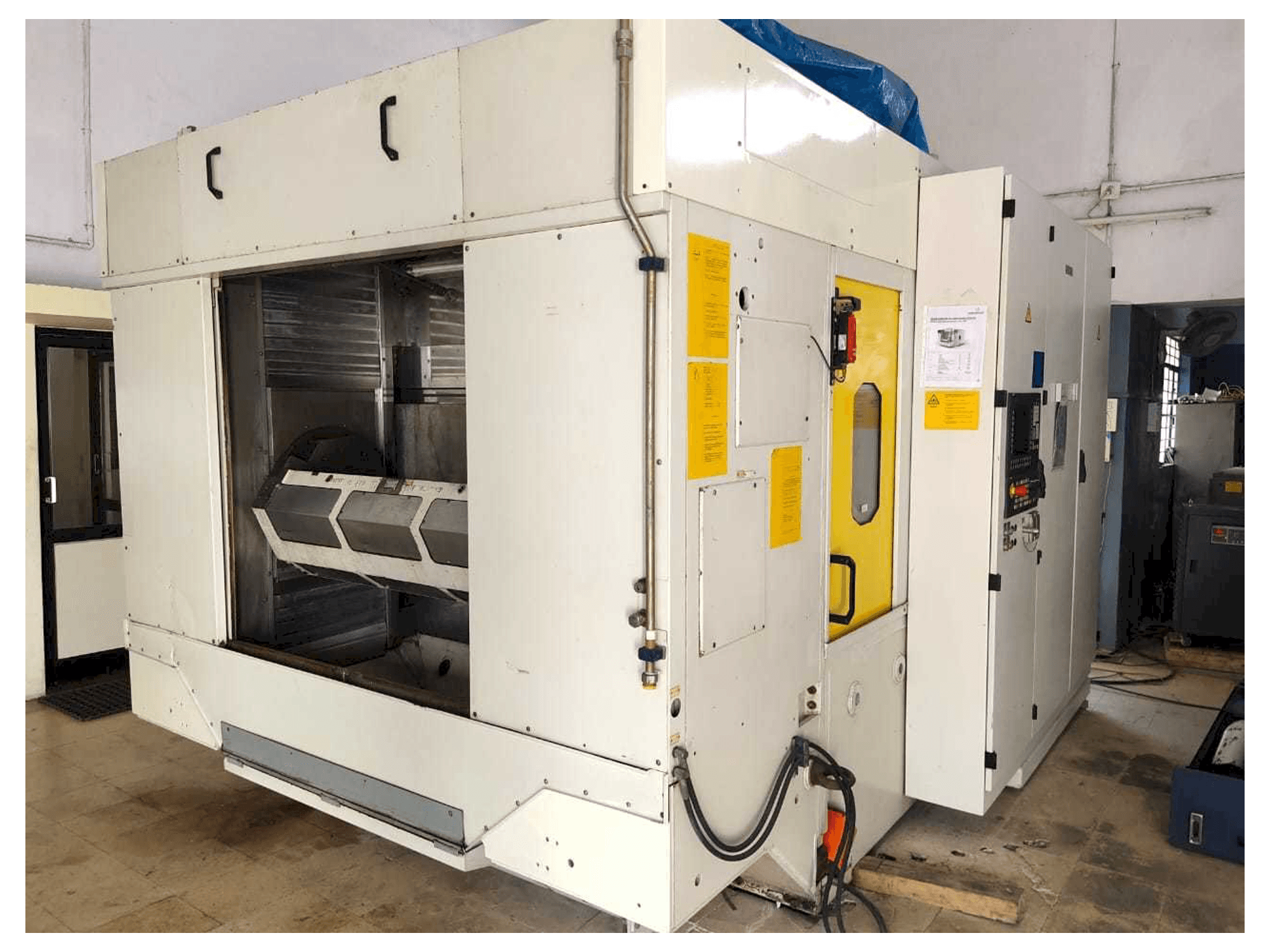 Front view of GROB G320 machine