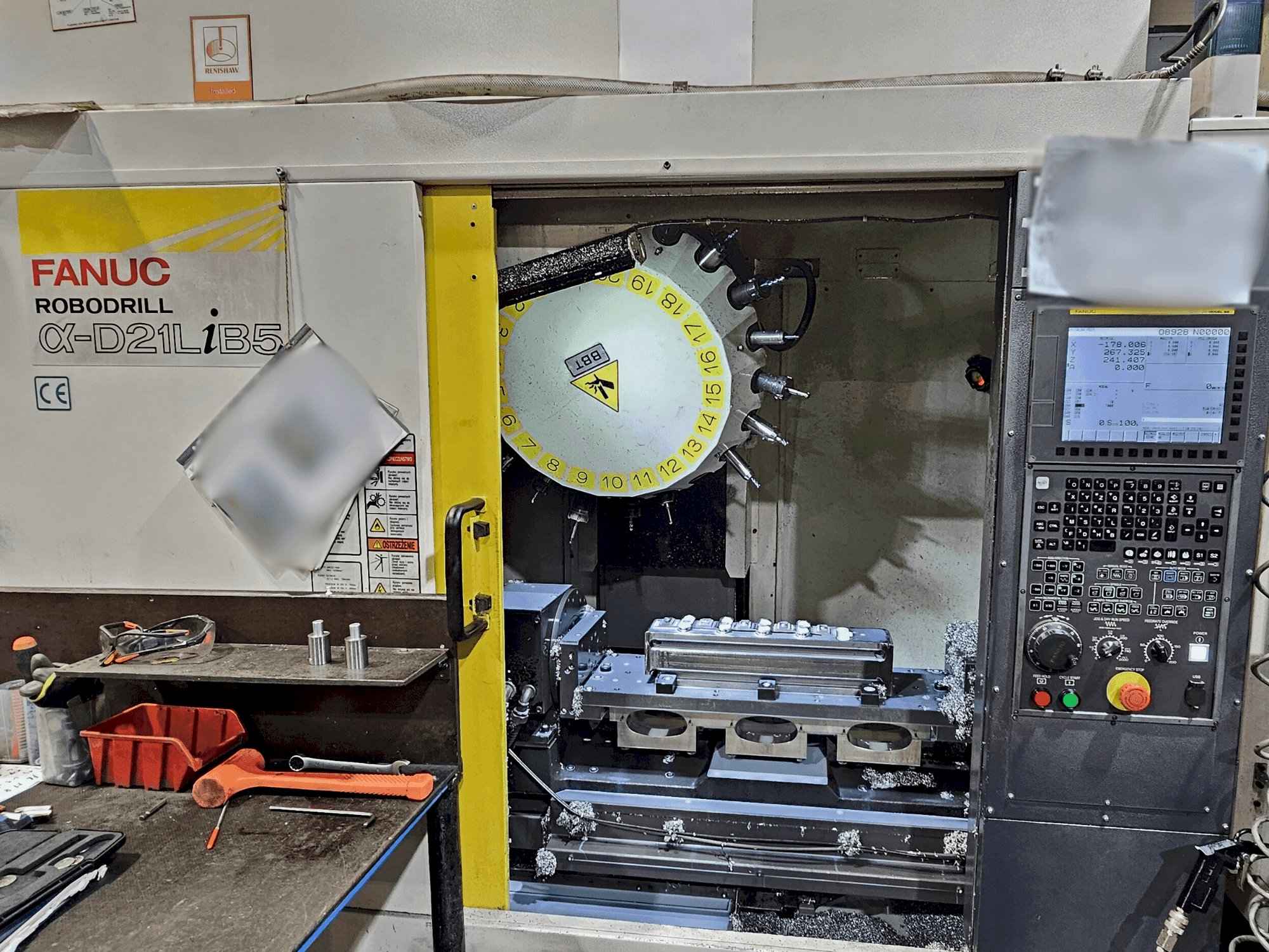 Front view of FANUC Robodrill α-D21L iB 5 machine