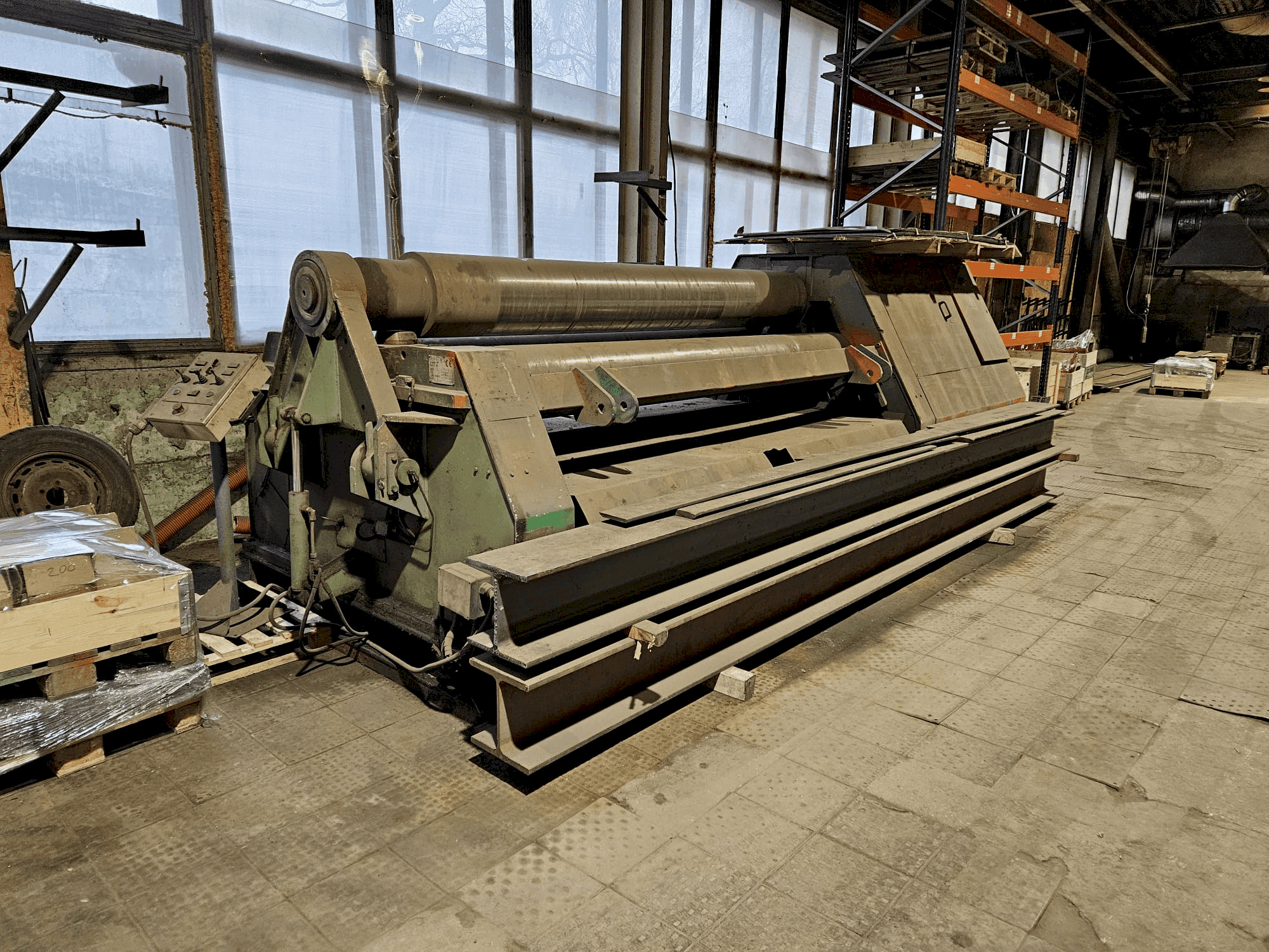 Front view of FACCIN 4HEL 3-25/20 machine