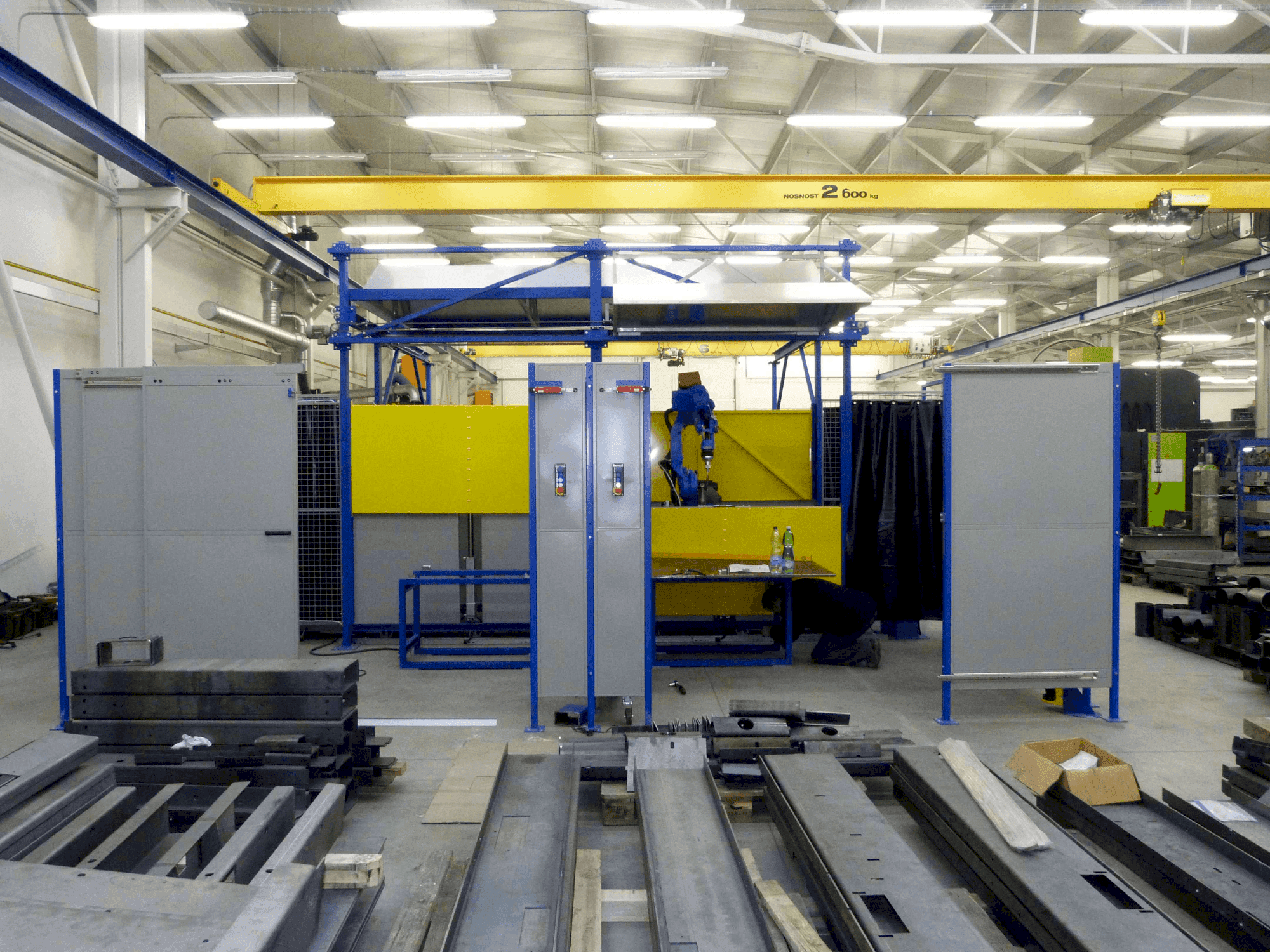 Front view of Yaskawa Motoman MA1900 machine