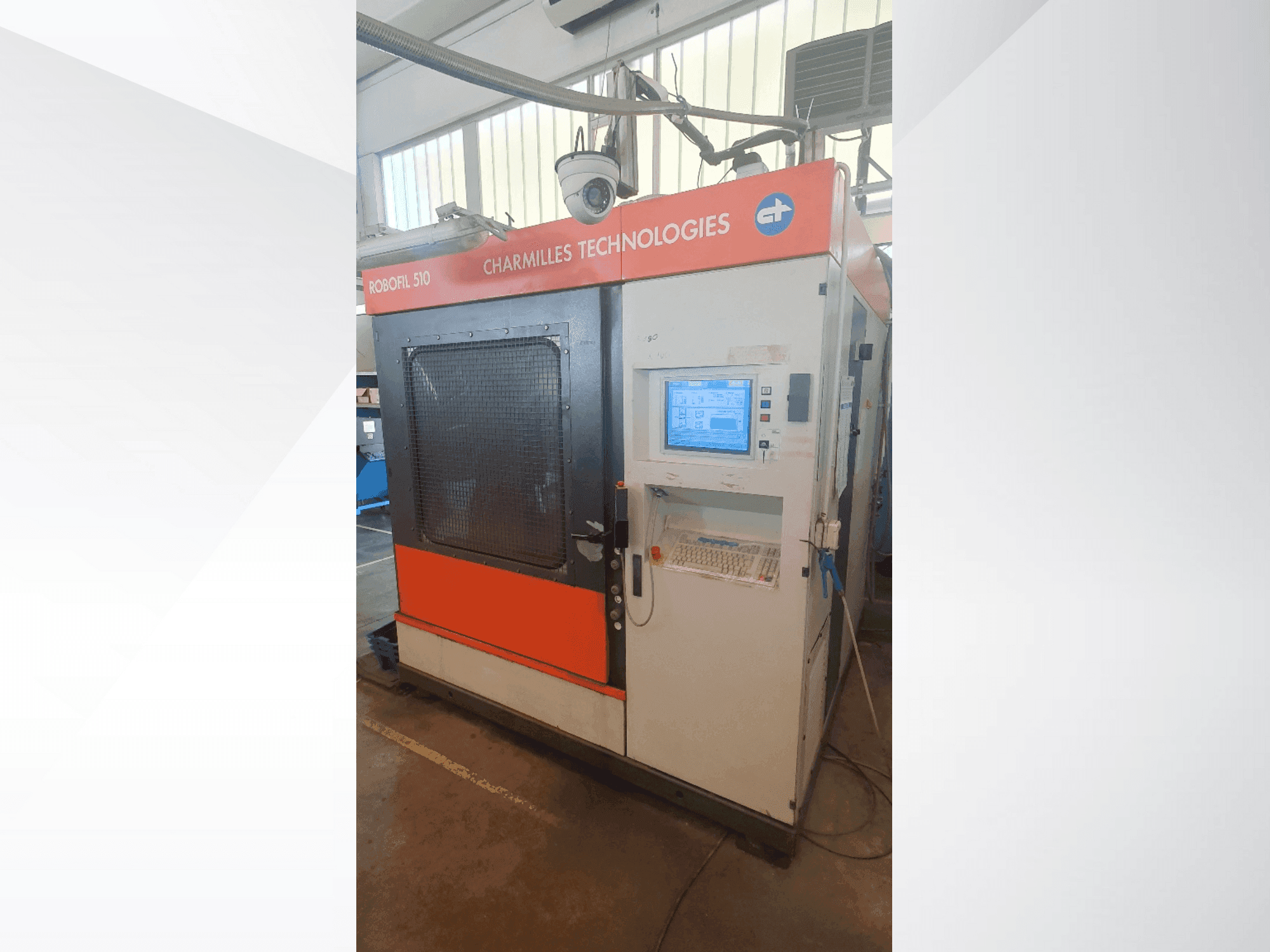 Front view of CHARMILLES Robofil 510 machine