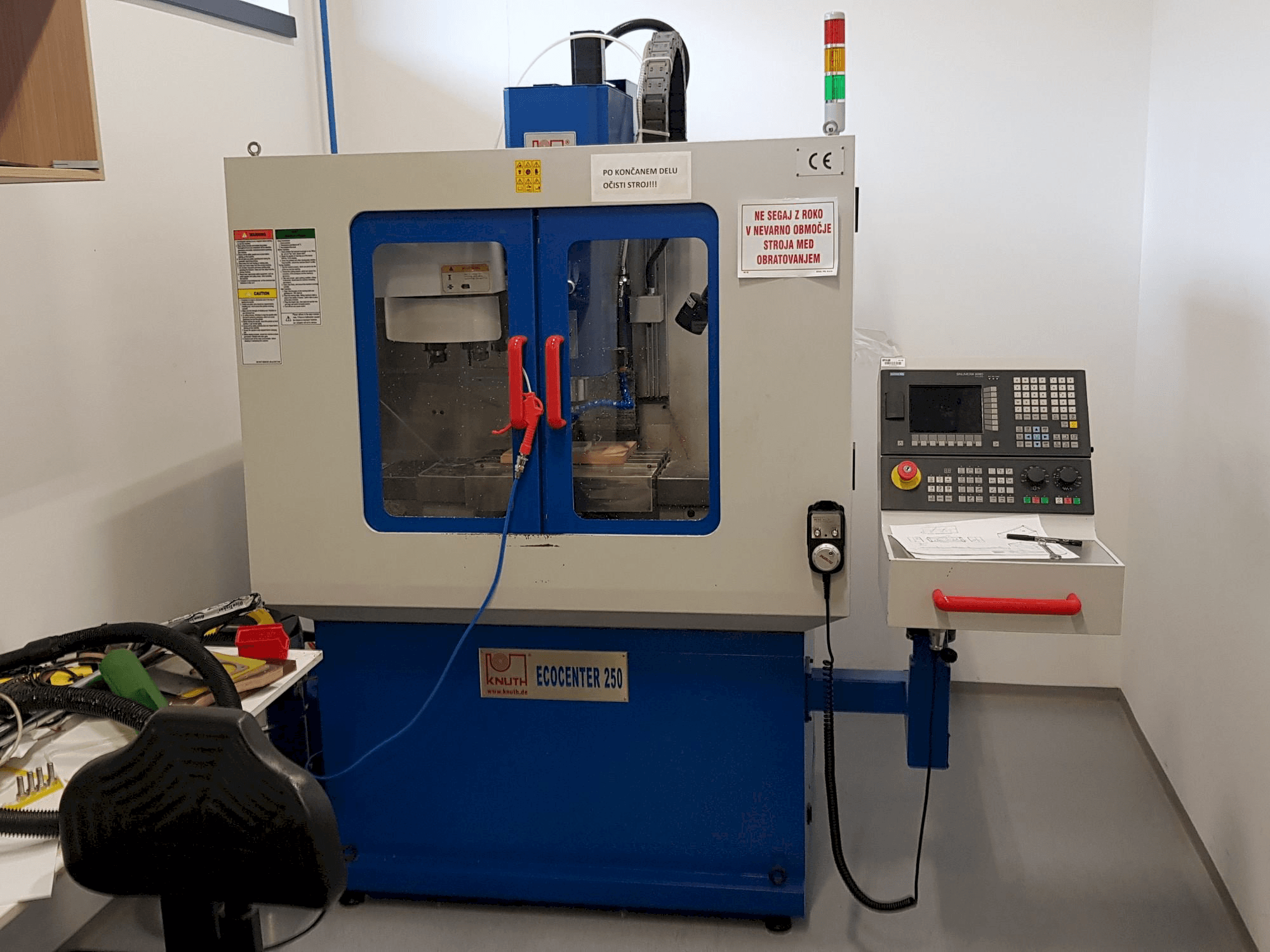 Front view of KNUTH EcoCenter 250 machine