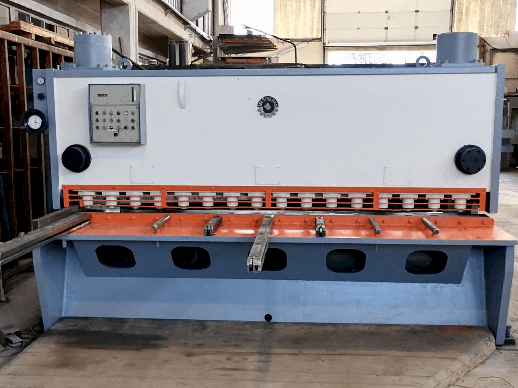 Front view of Jelšingrad MVCS 3100/13 machine