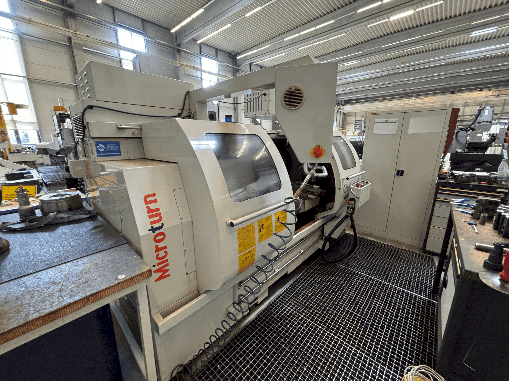 Front view of Challenger Microturn BCN 1840 machine