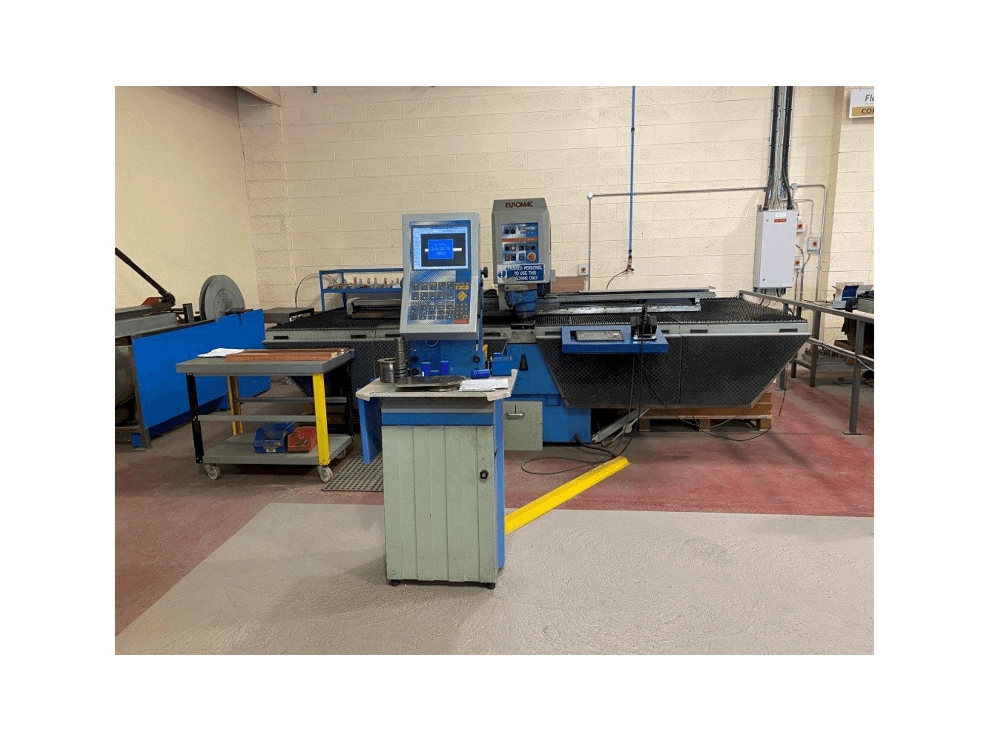 Front view of Euromac ZX 1250/30 machine