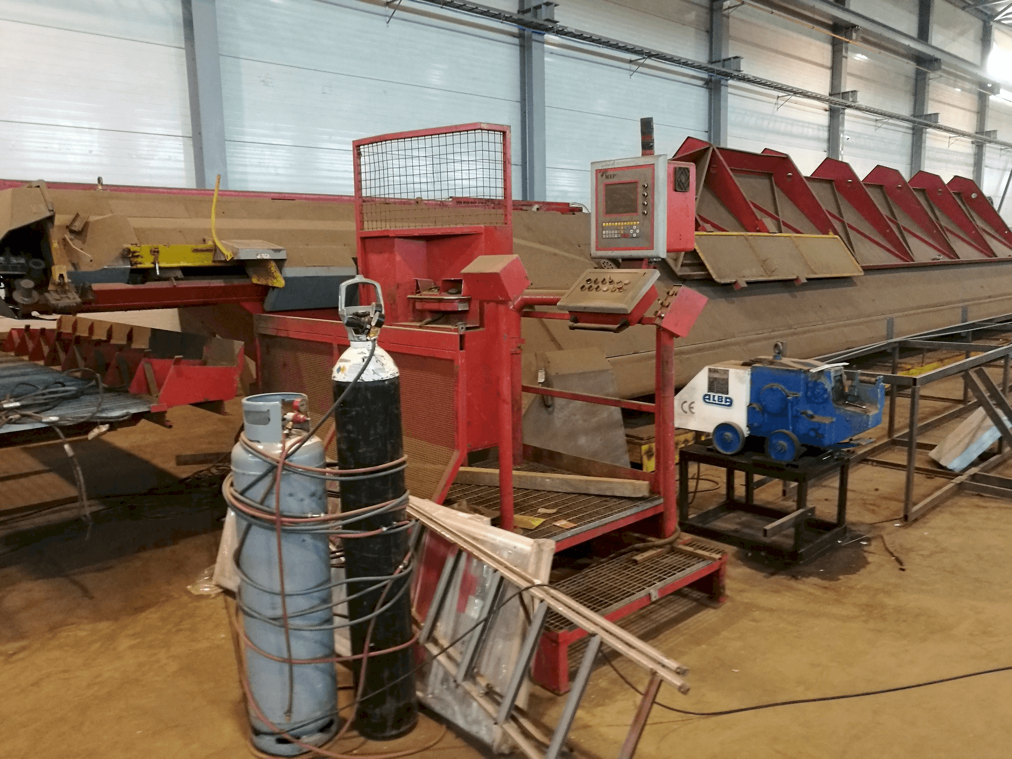 Front view of MEP Syntax Line 25 machine