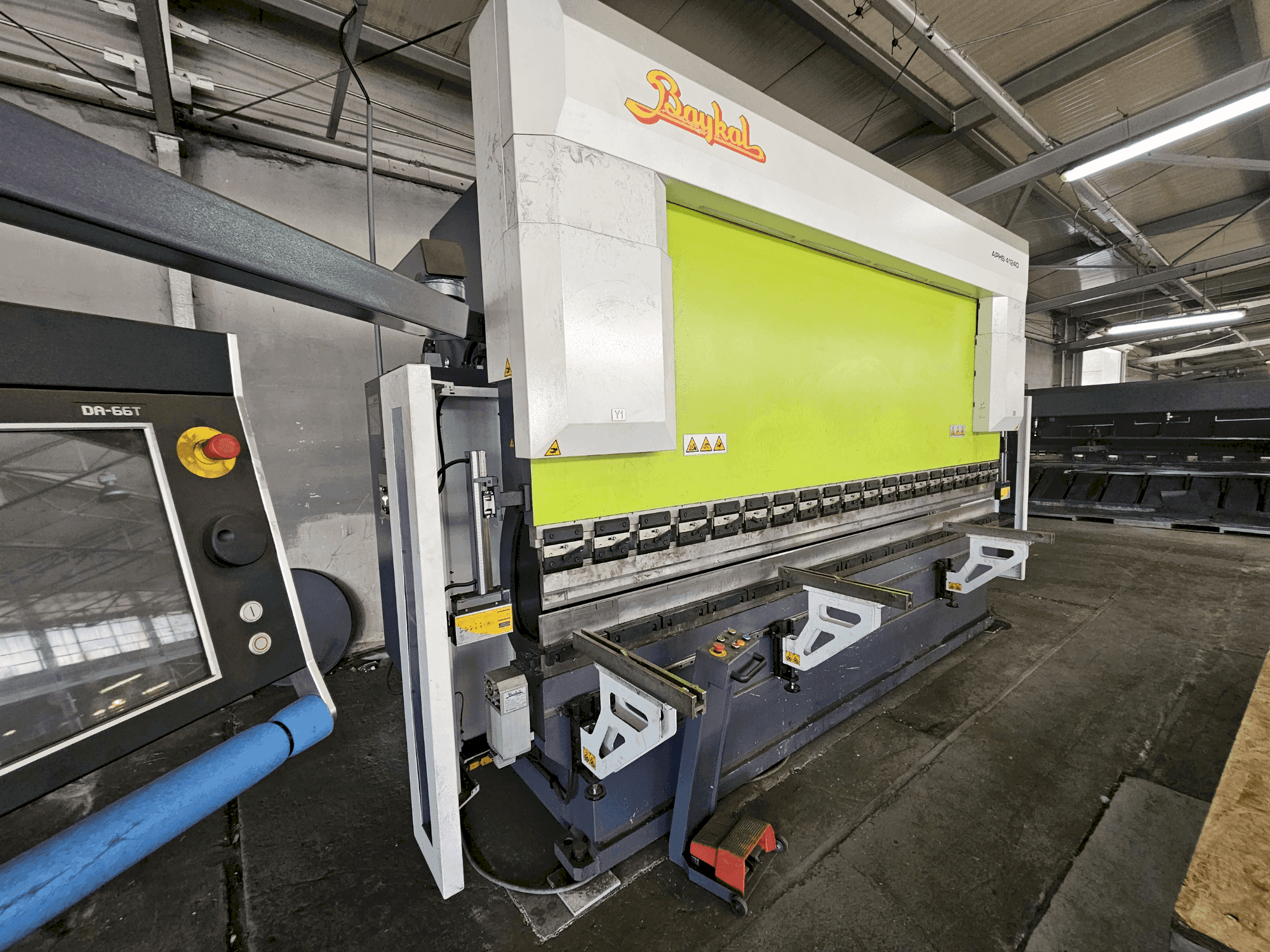 Front view of Baykal APHS 41240 machine