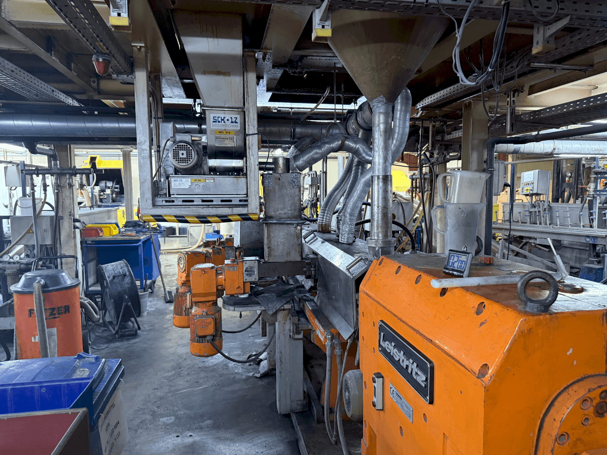 Front view of Leistriz ZSE 60MAXX-44D machine