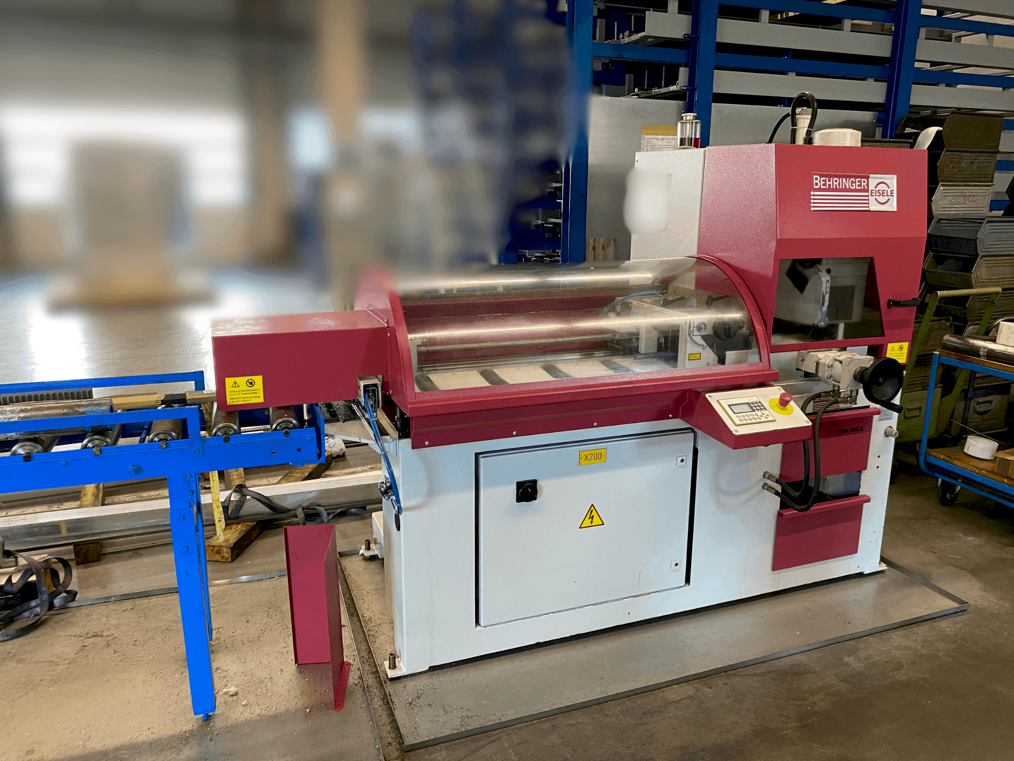 Front view of Behringer VMS 400-A machine