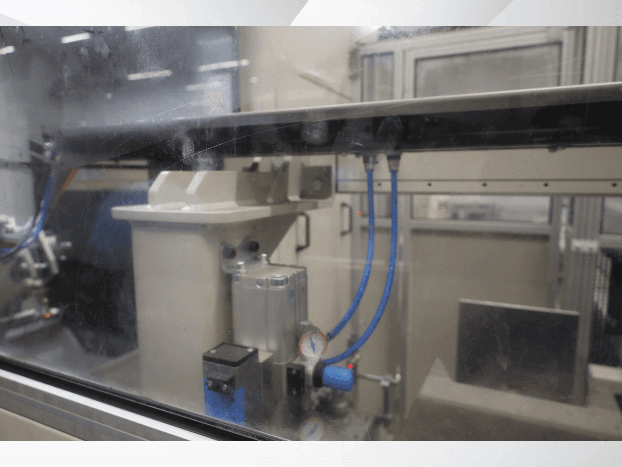 Front view of PROFILATOR DV370-HL-05 machine