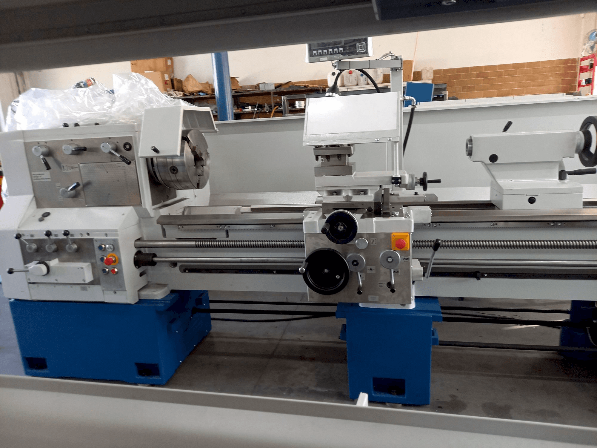 Front view of TUJ 50M x2000 machine