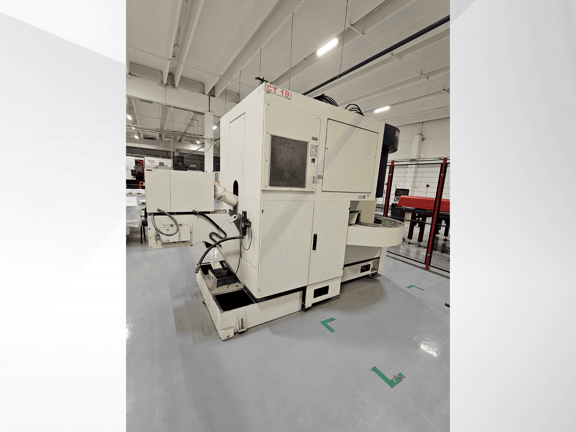 Front view of HARDINGE EMAG VL 5 machine
