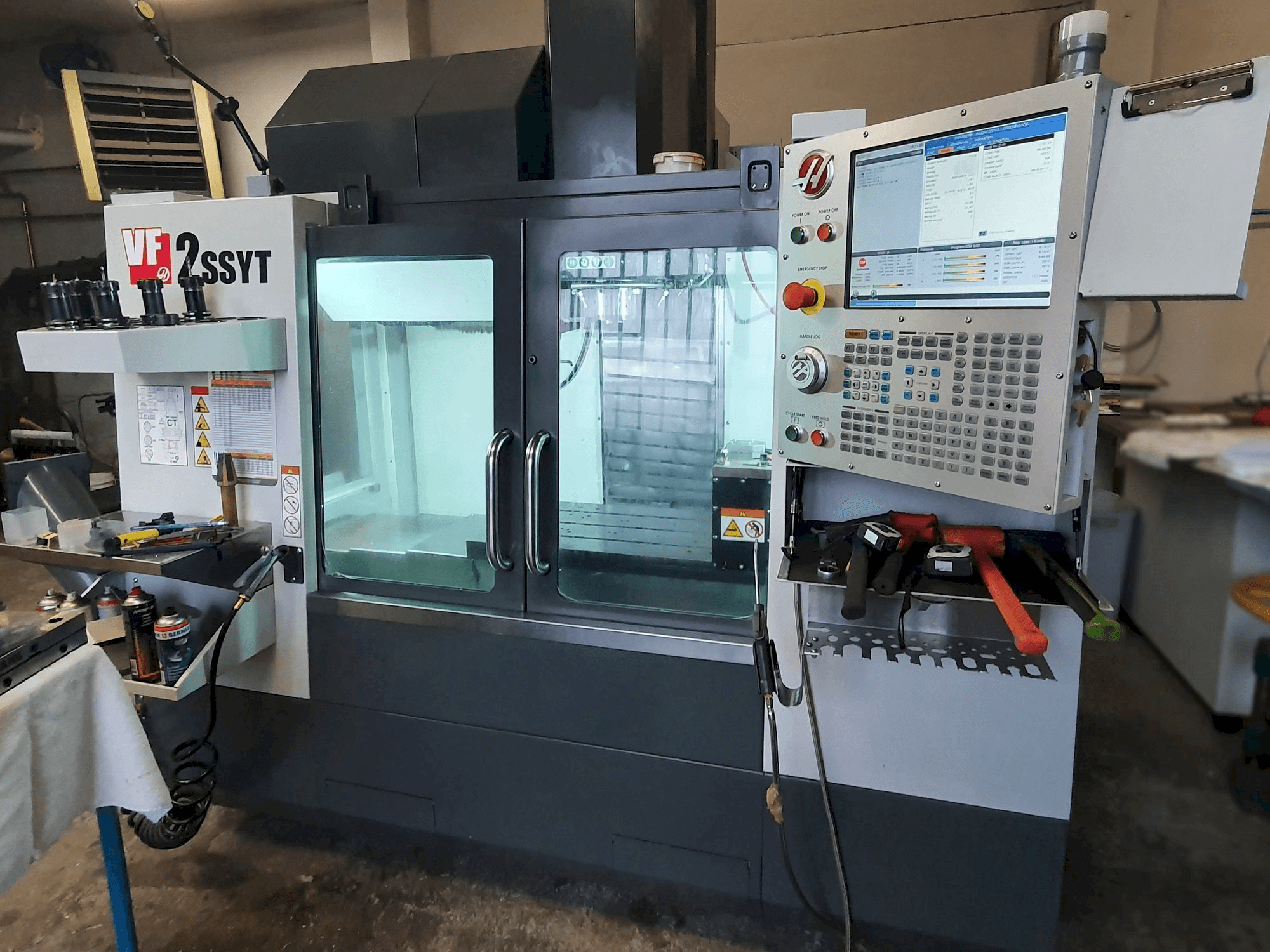 Front view of HAAS VF-2SSYT machine