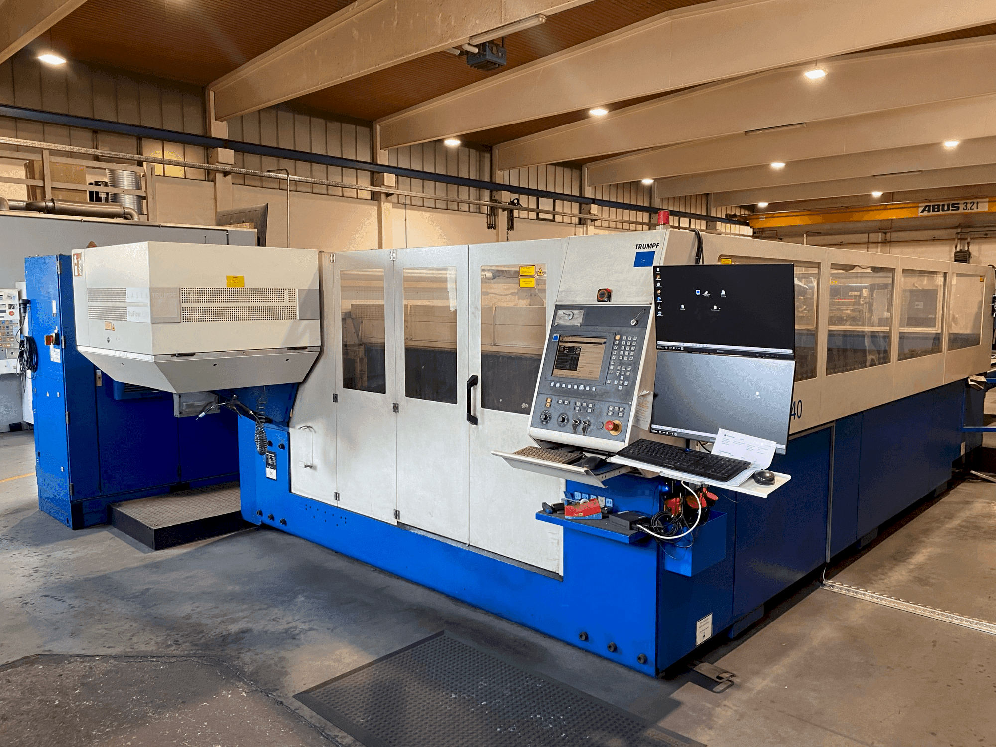 Front view of TRUMPF TruLaser 3040 machine
