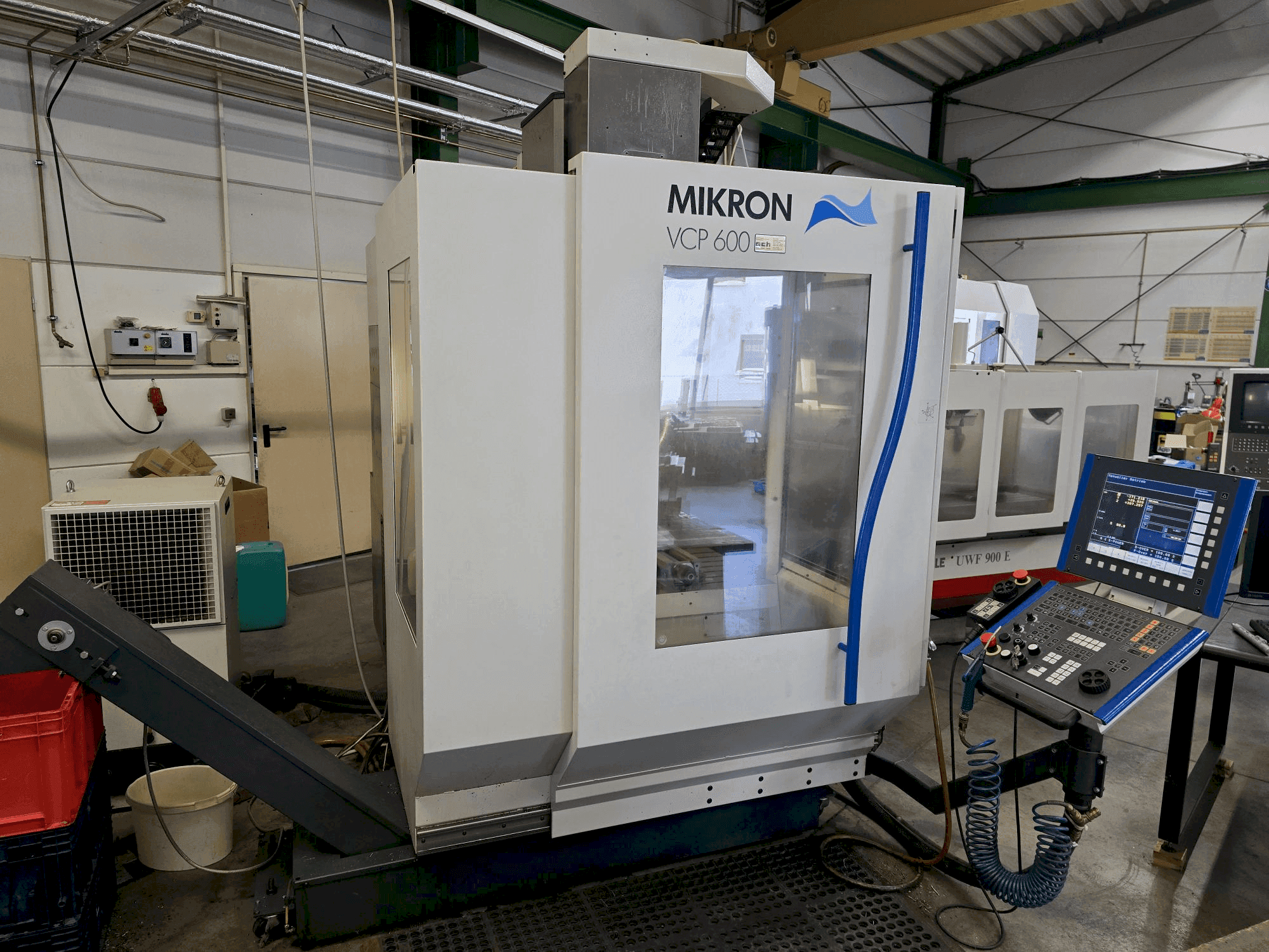 Front view of MIKRON VCP 600 machine