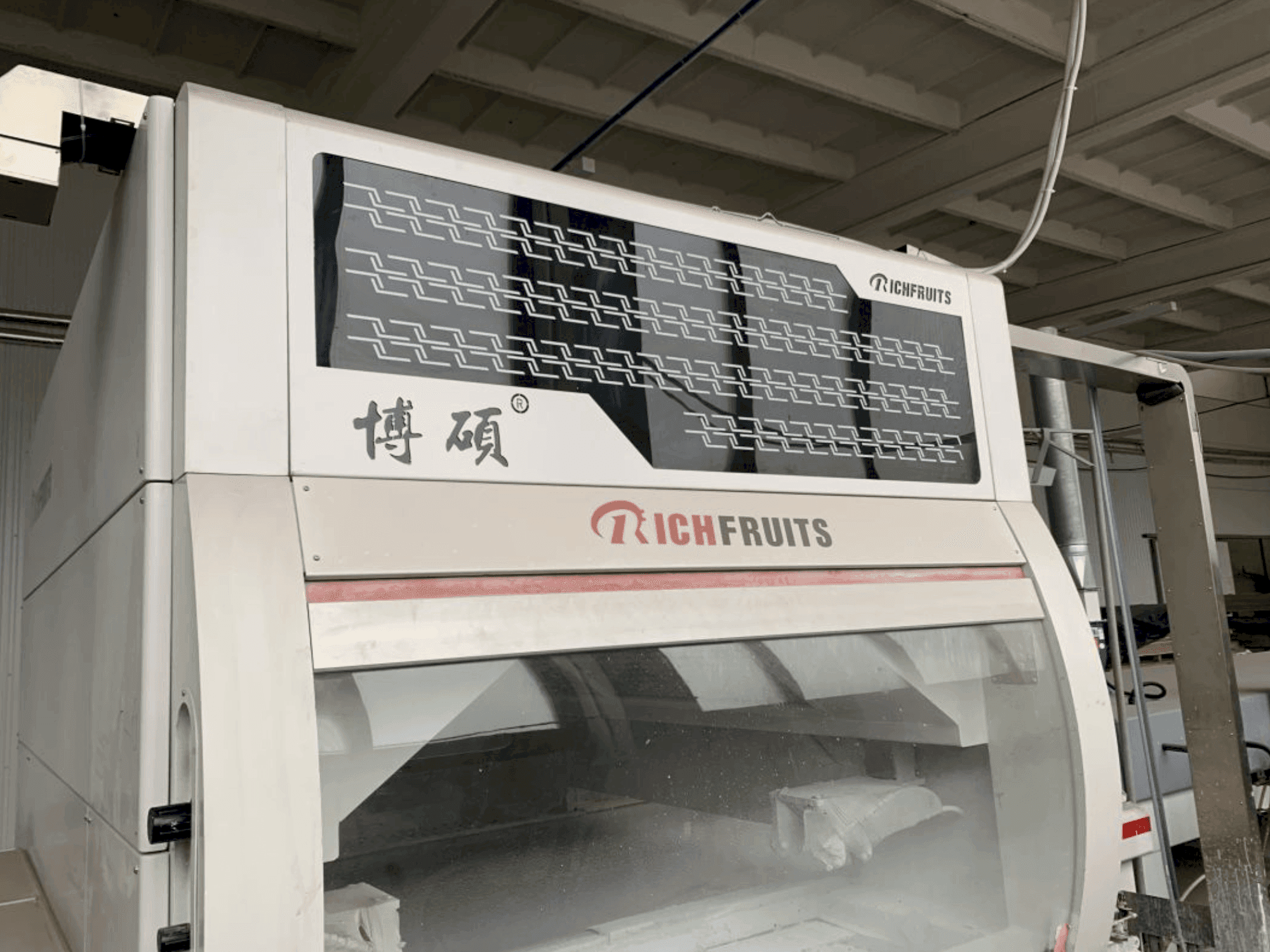 Front view of GIARDINA RICHFRUITS / NEOMEC / KREMLIN Painting Line machine