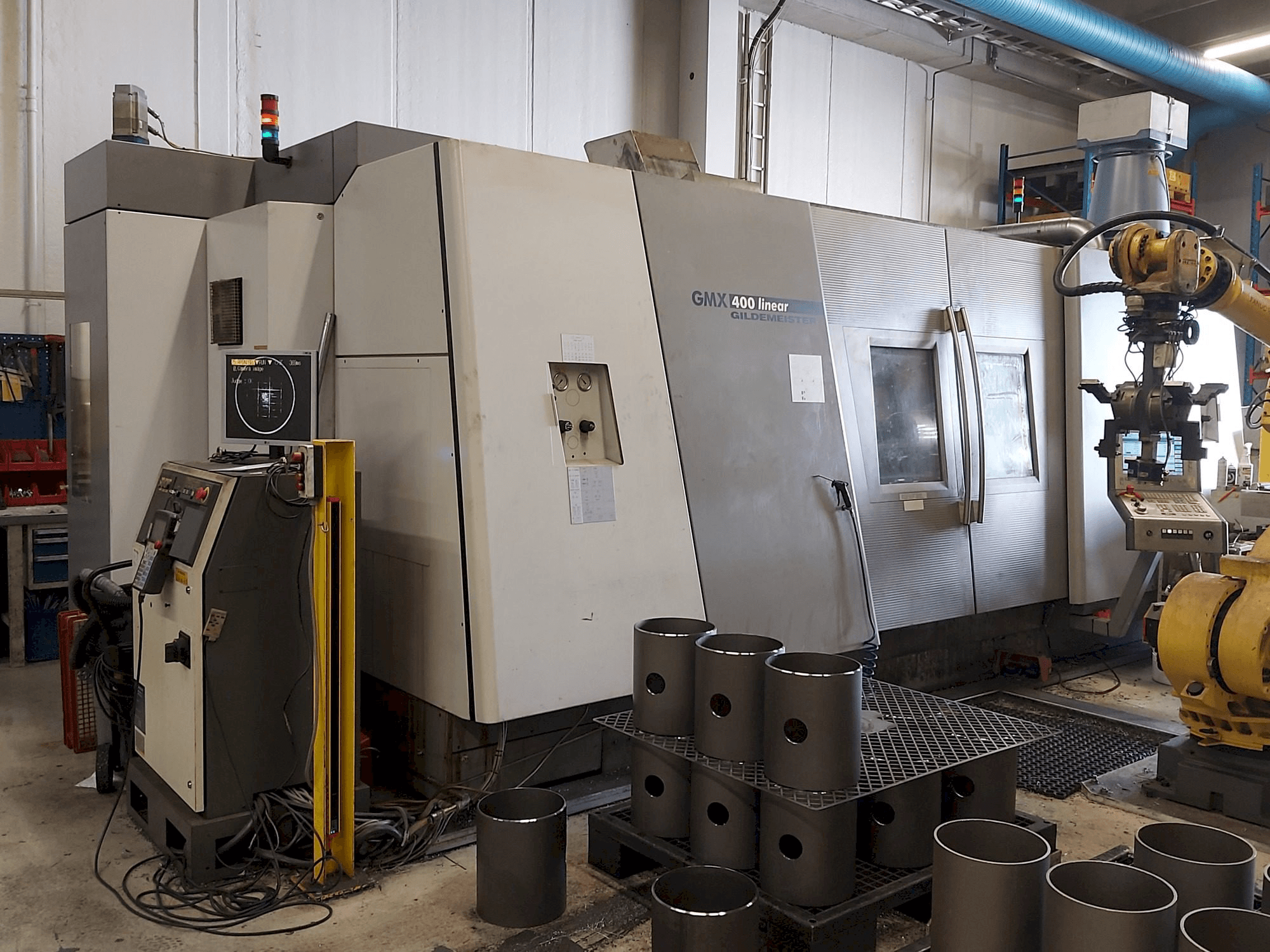 Front view of Gildemeister GMX 400 Linear machine