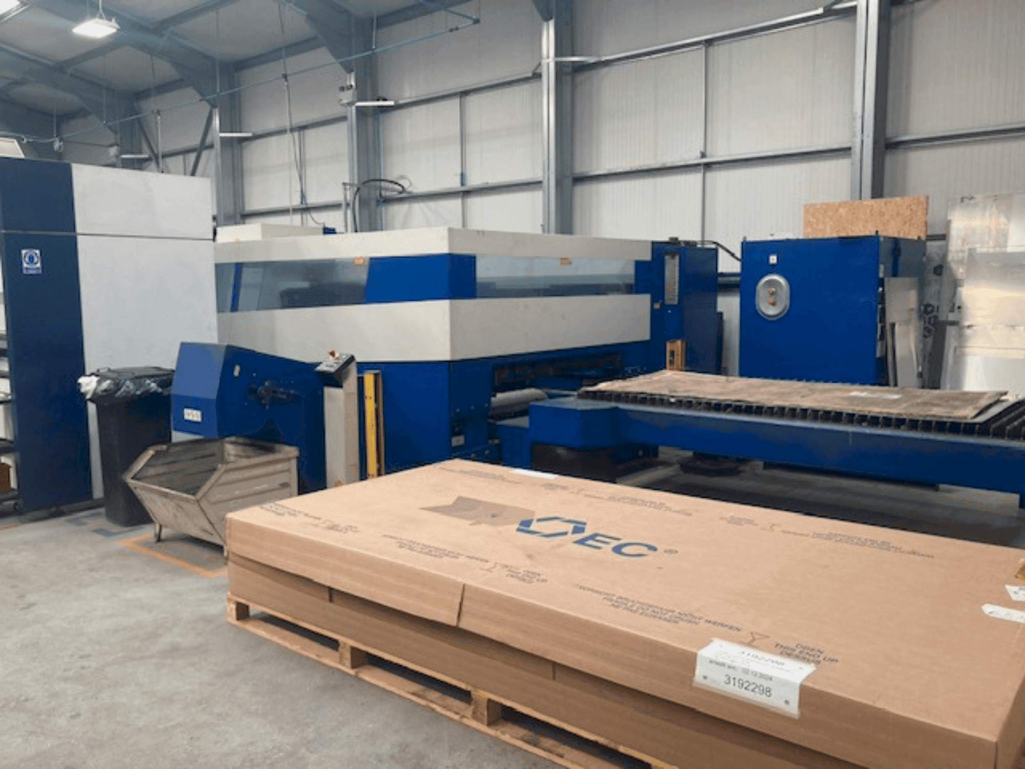 Front view of TRUMPF Trulaser 5030 machine