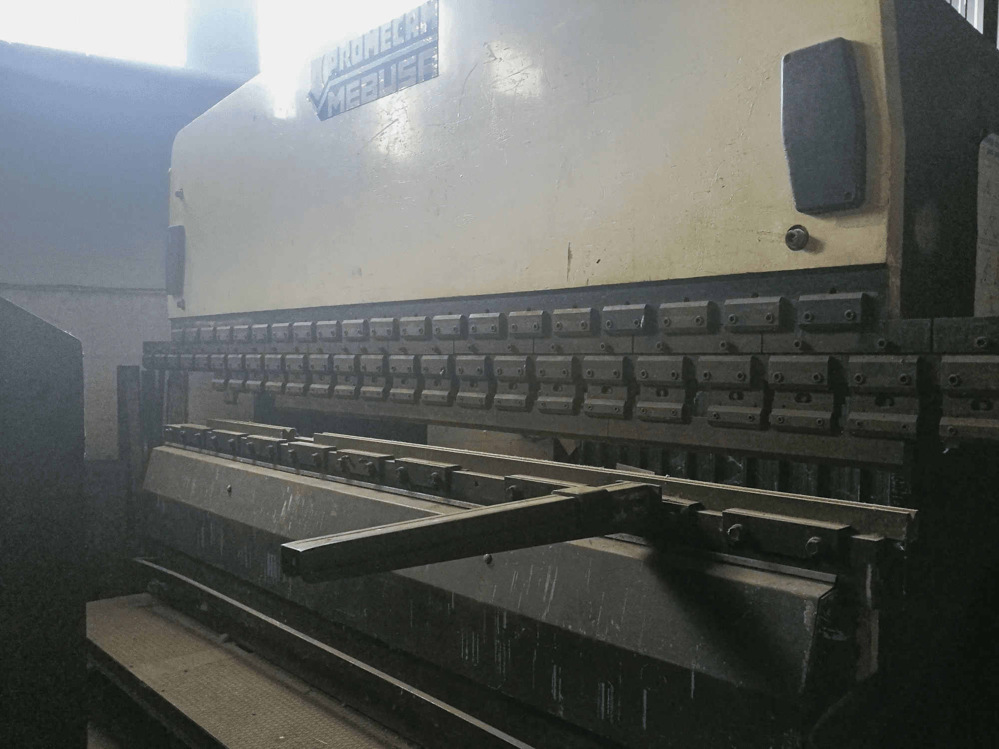 Right view 1 of PROMECAM MEBUSA RG 204 machine